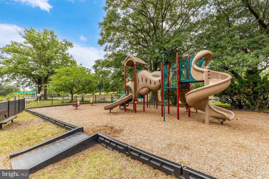 1021 ARLINGTON BOULEVARD Unit: 446