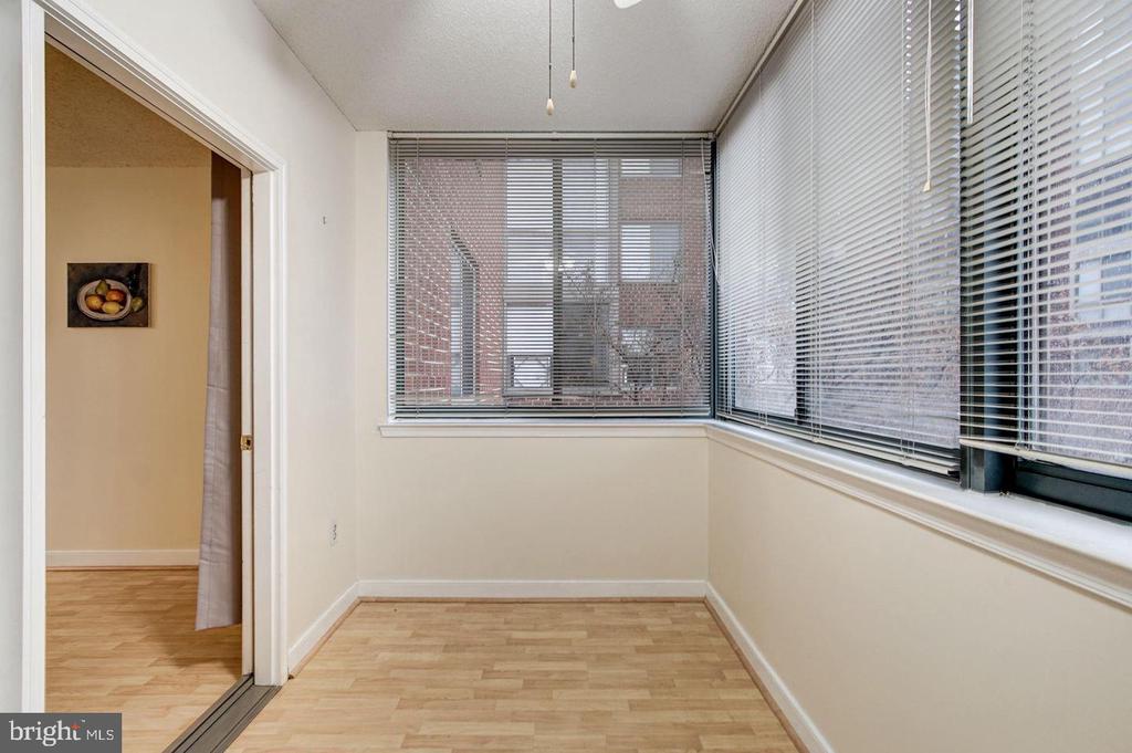 1050 N TAYLOR STREET Unit: 1-213