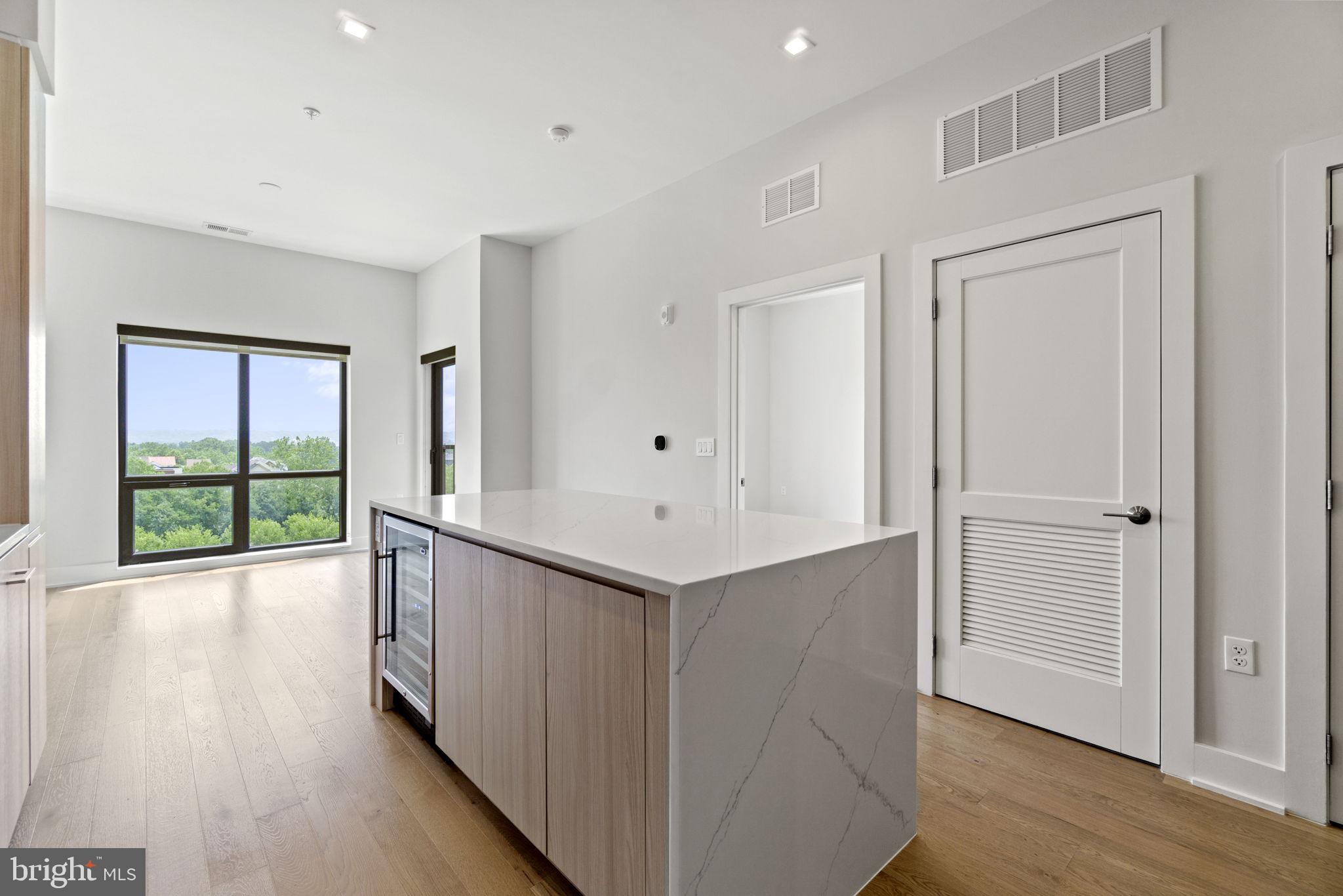 737 SWANN AVENUE Unit: 610