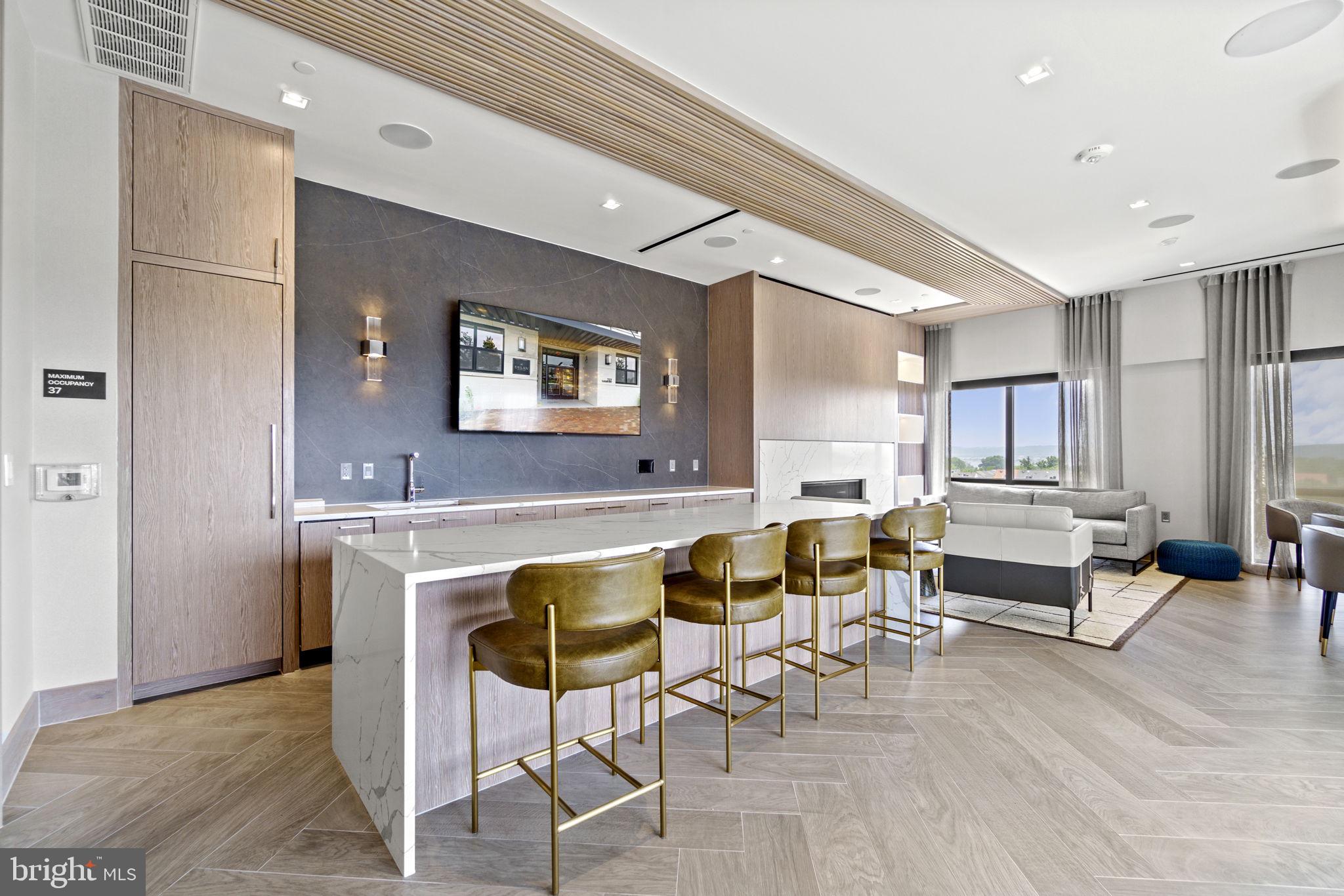 737 SWANN AVENUE Unit: 610