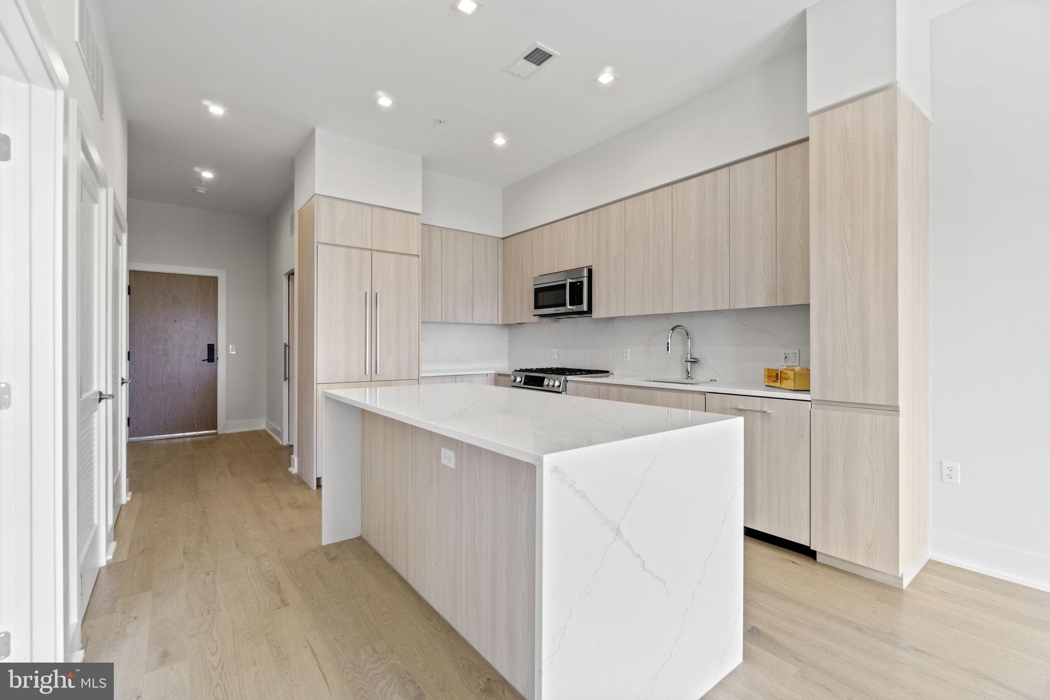 737 SWANN AVENUE Unit: 610