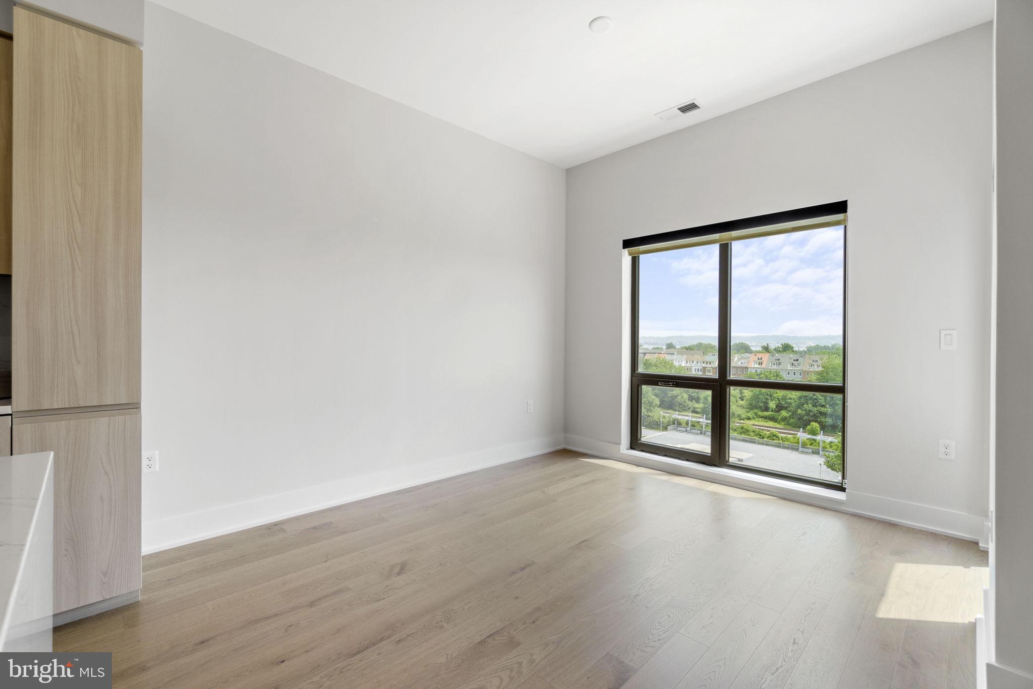 737 SWANN AVENUE Unit: 610
