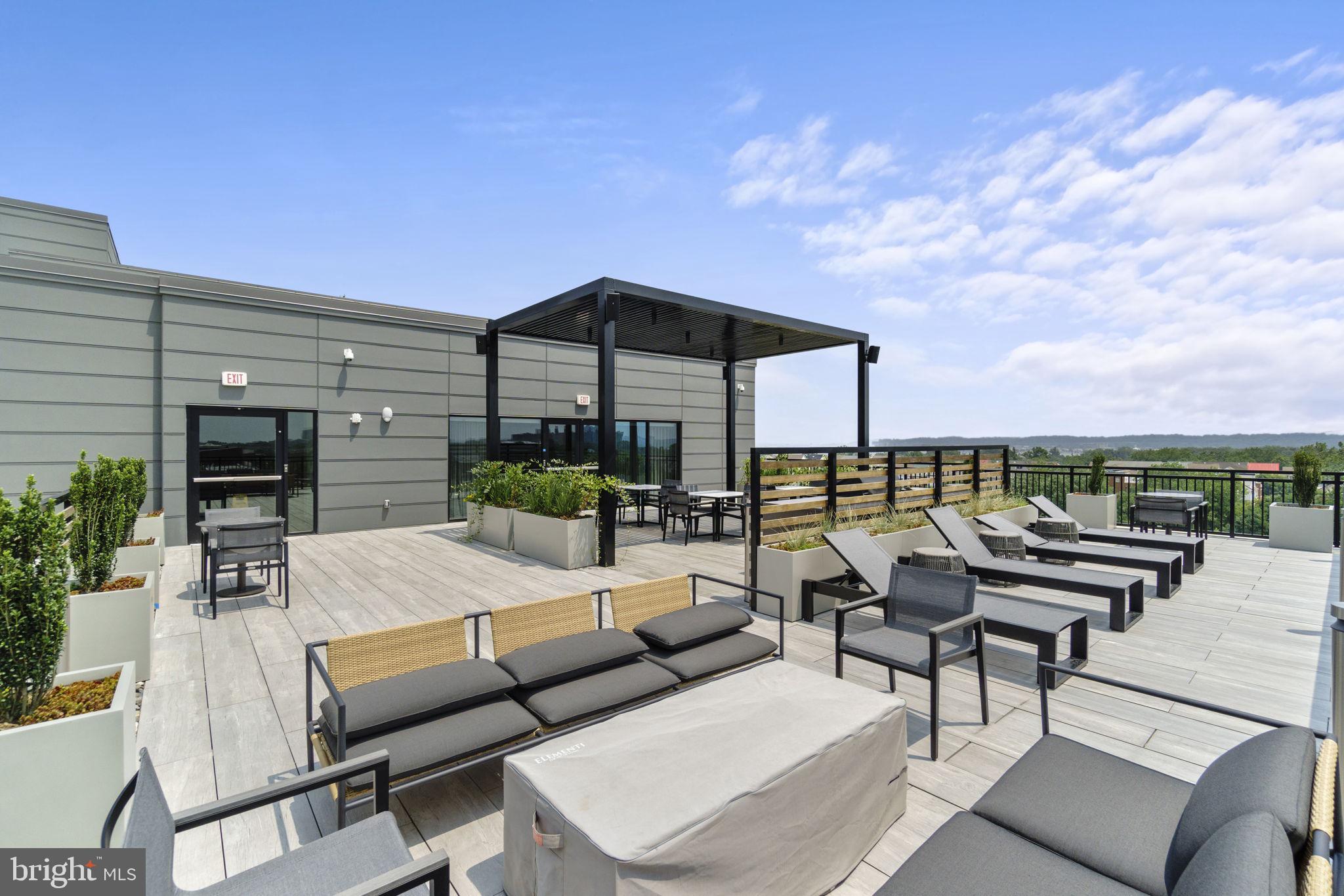 737 SWANN AVENUE Unit: 610