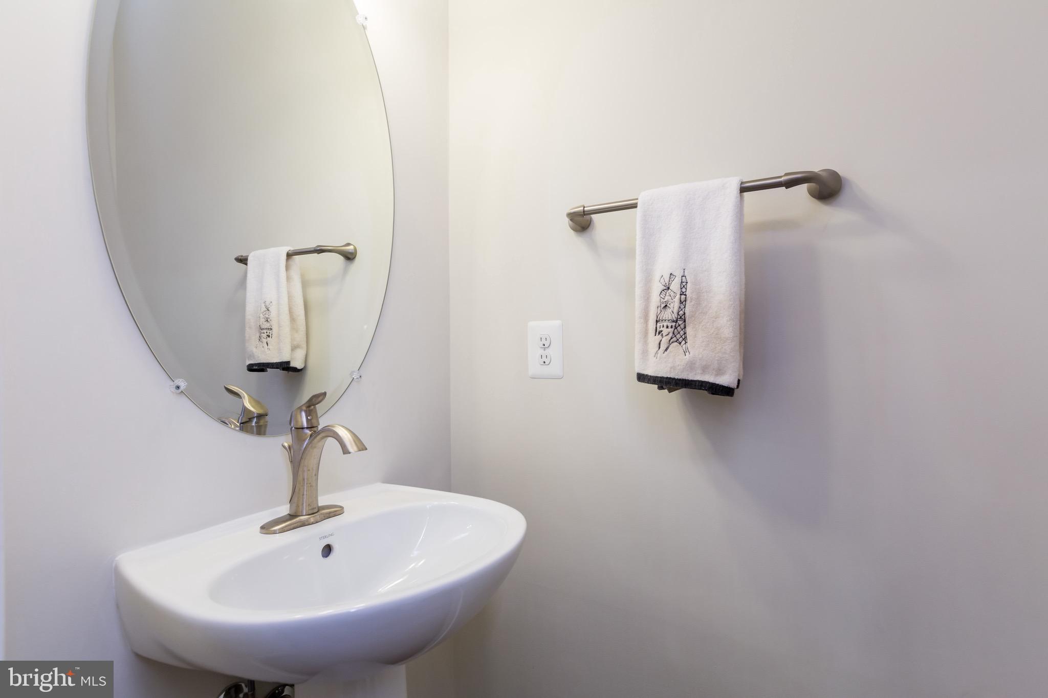 621 McKenzie AVENUE Unit: 101
