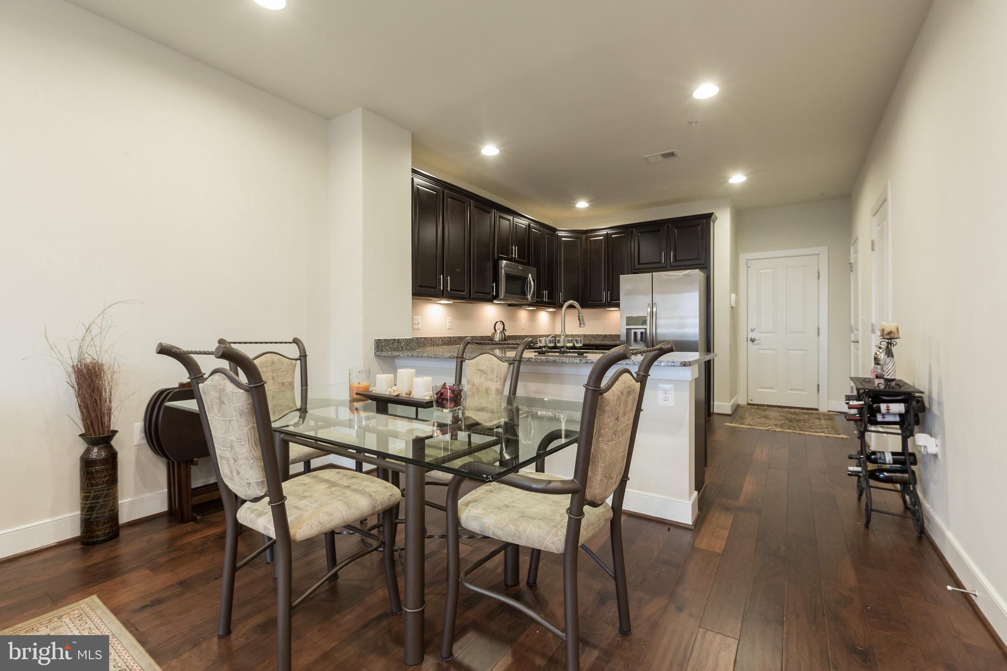621 McKenzie AVENUE Unit: 101