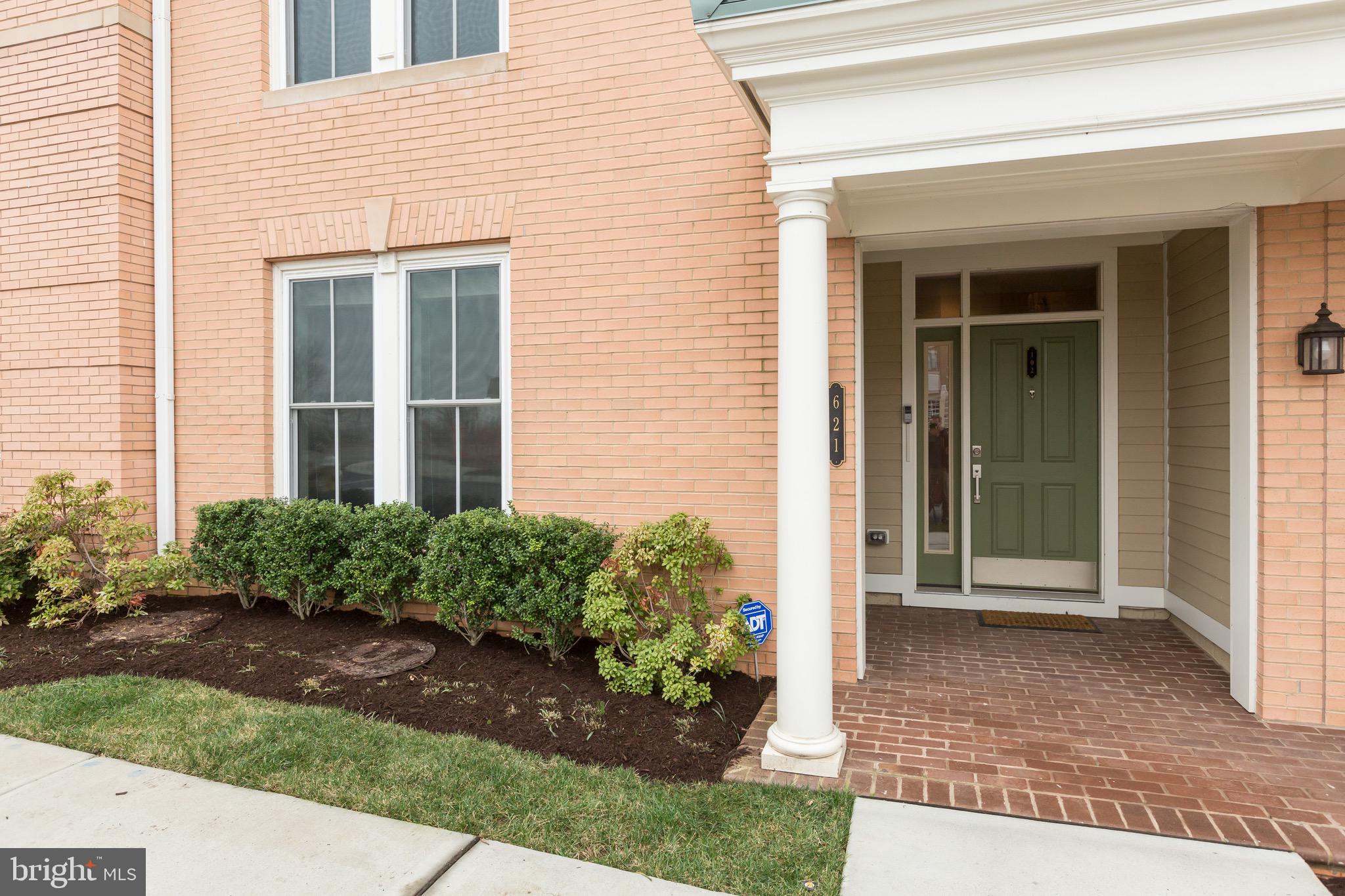 621 McKenzie AVENUE Unit: 101