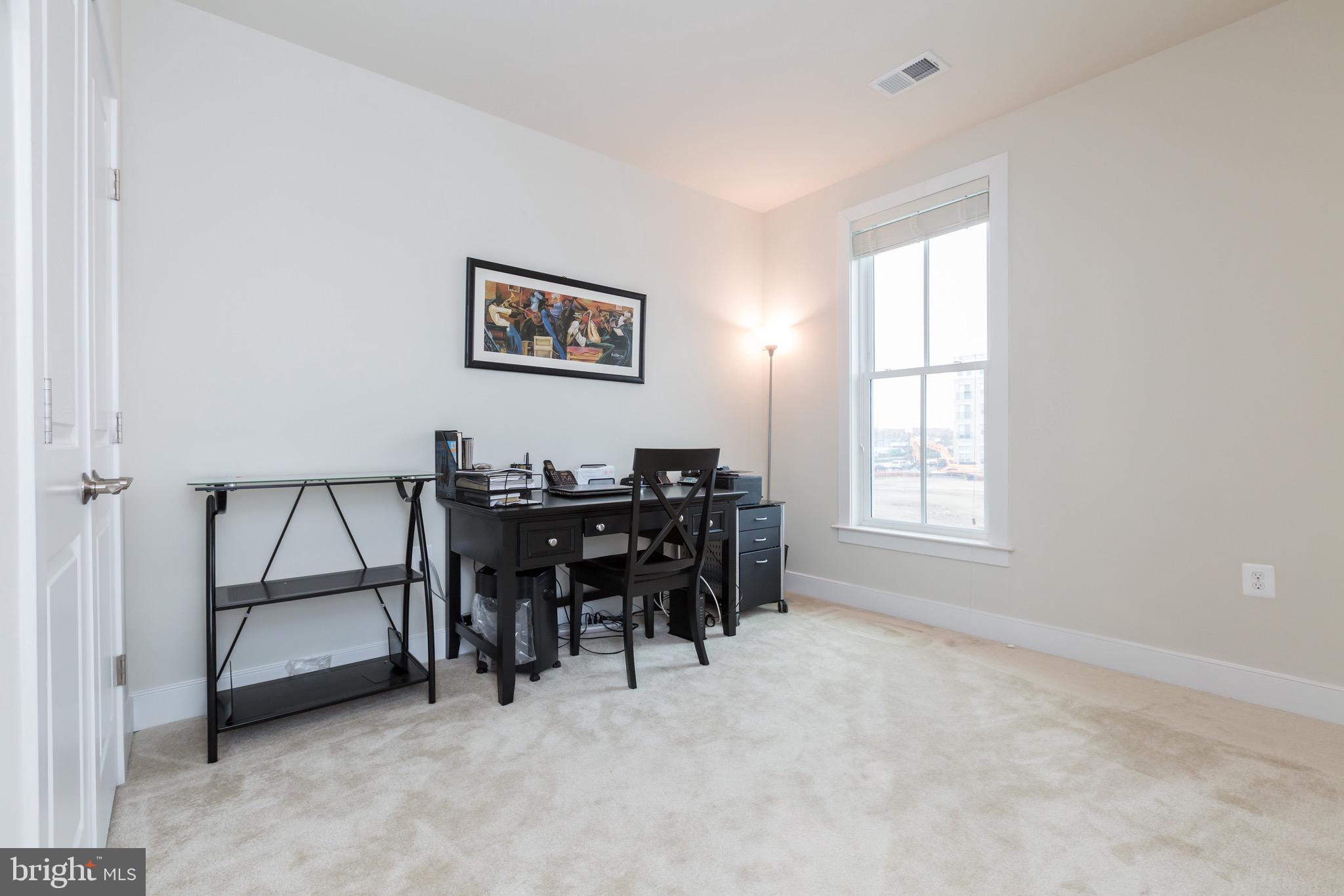 621 McKenzie AVENUE Unit: 101