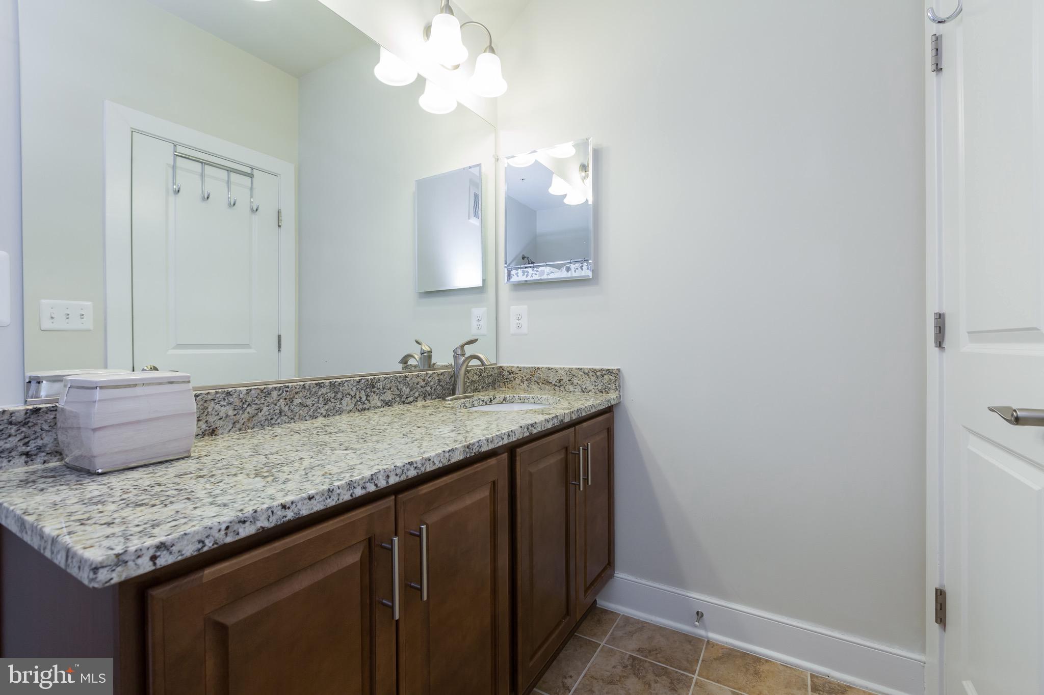 621 McKenzie AVENUE Unit: 101
