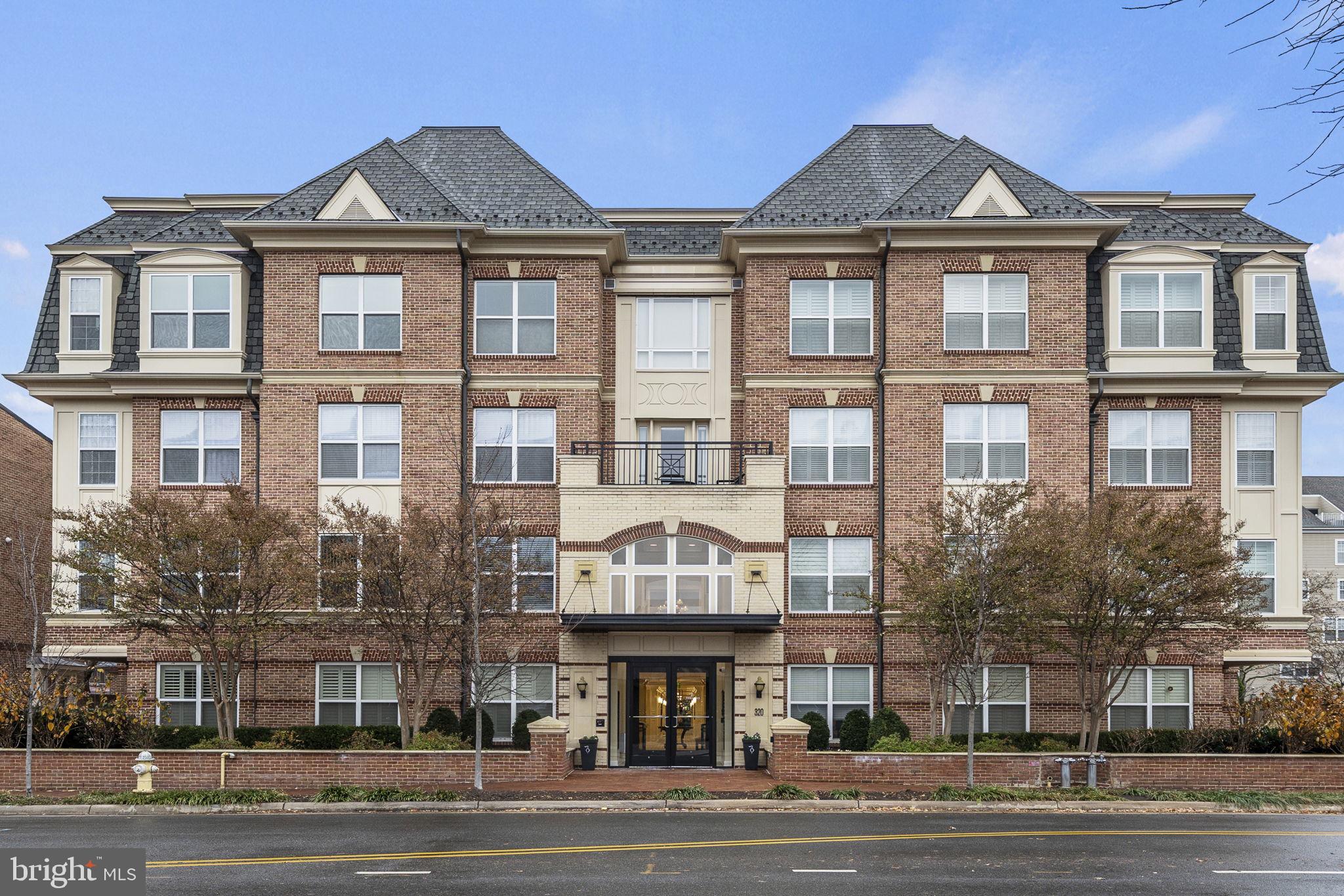 320 S West STREET Unit: 301