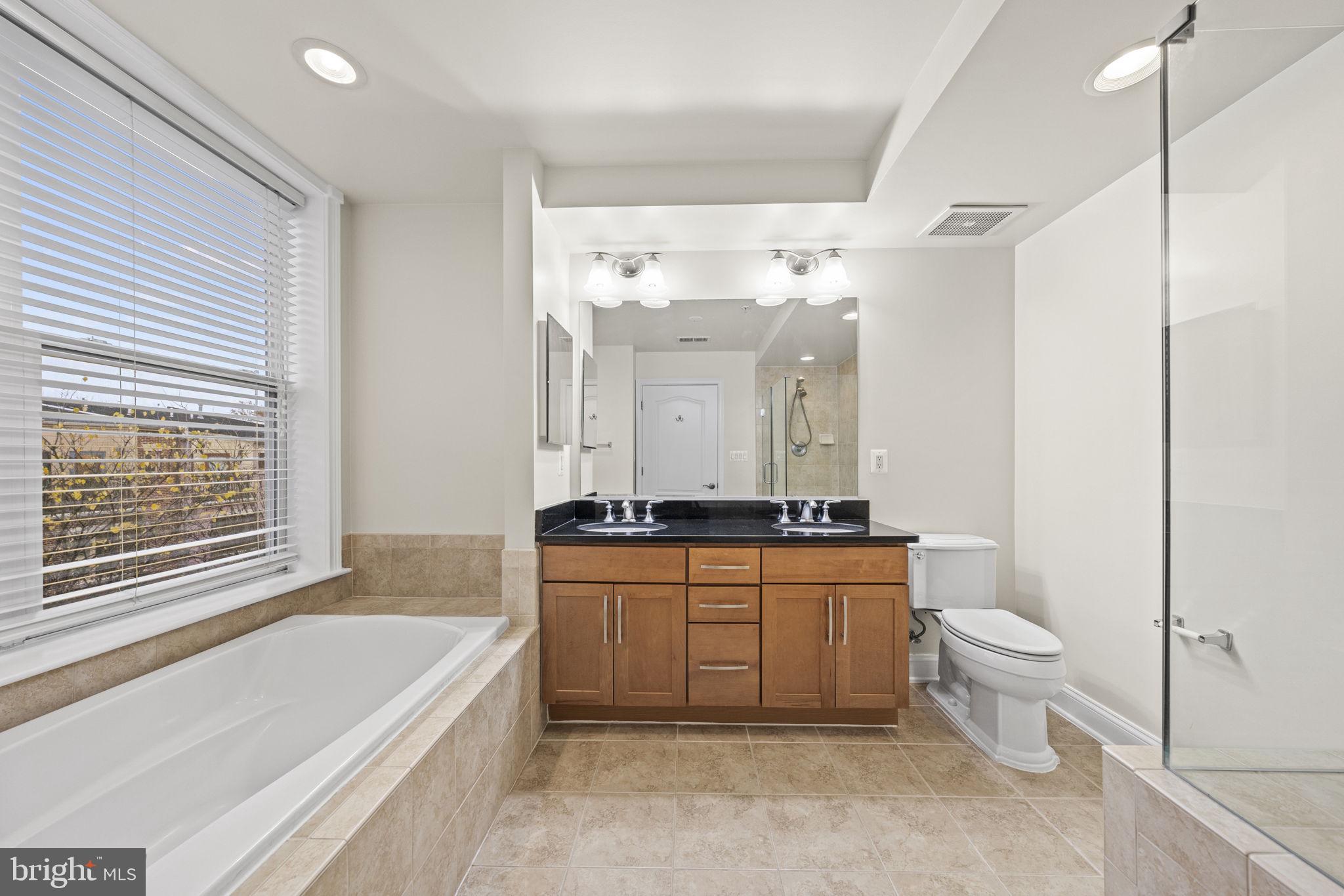 320 S West STREET Unit: 301