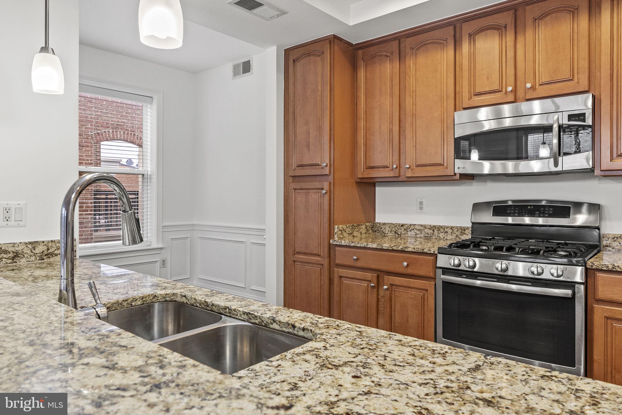 320 S West STREET Unit: 301
