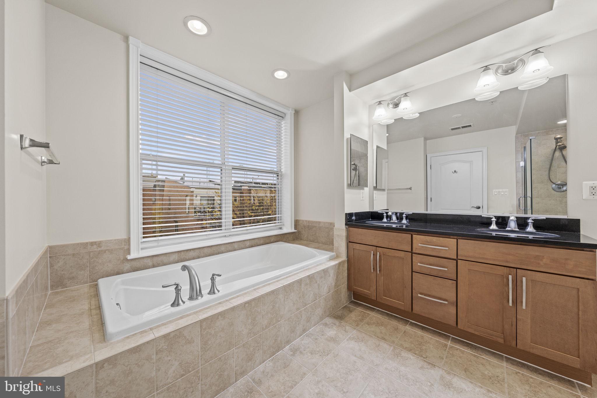 320 S West STREET Unit: 301