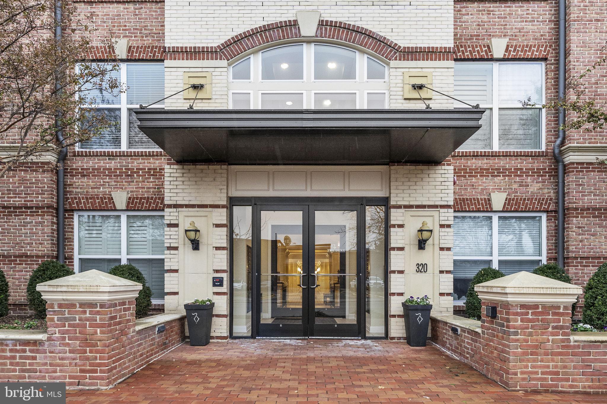 320 S West STREET Unit: 301