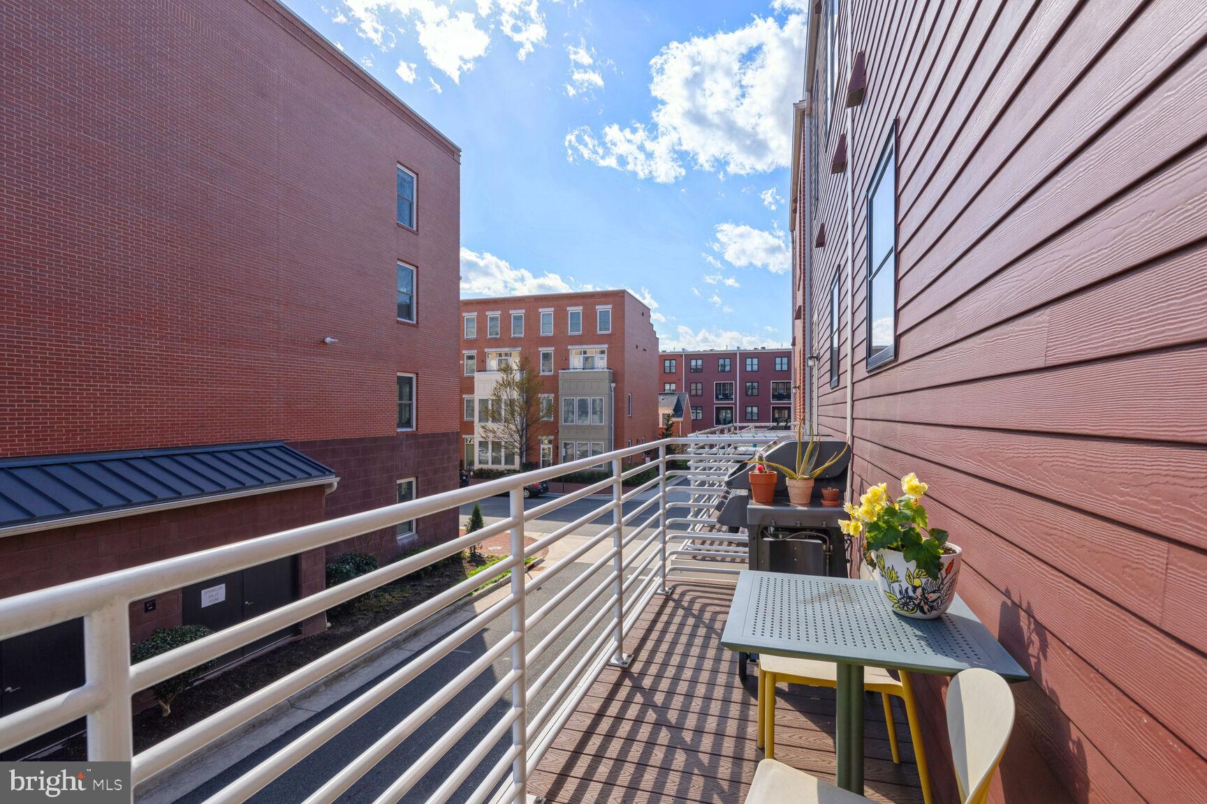 705 E Howell Ave