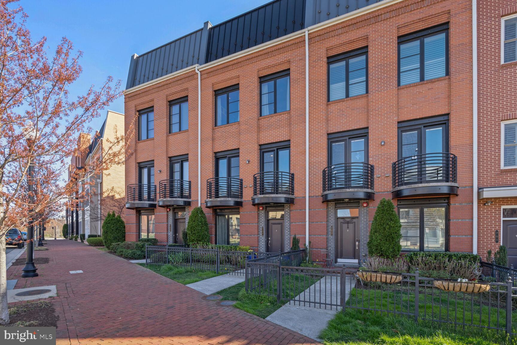 705 E Howell Ave
