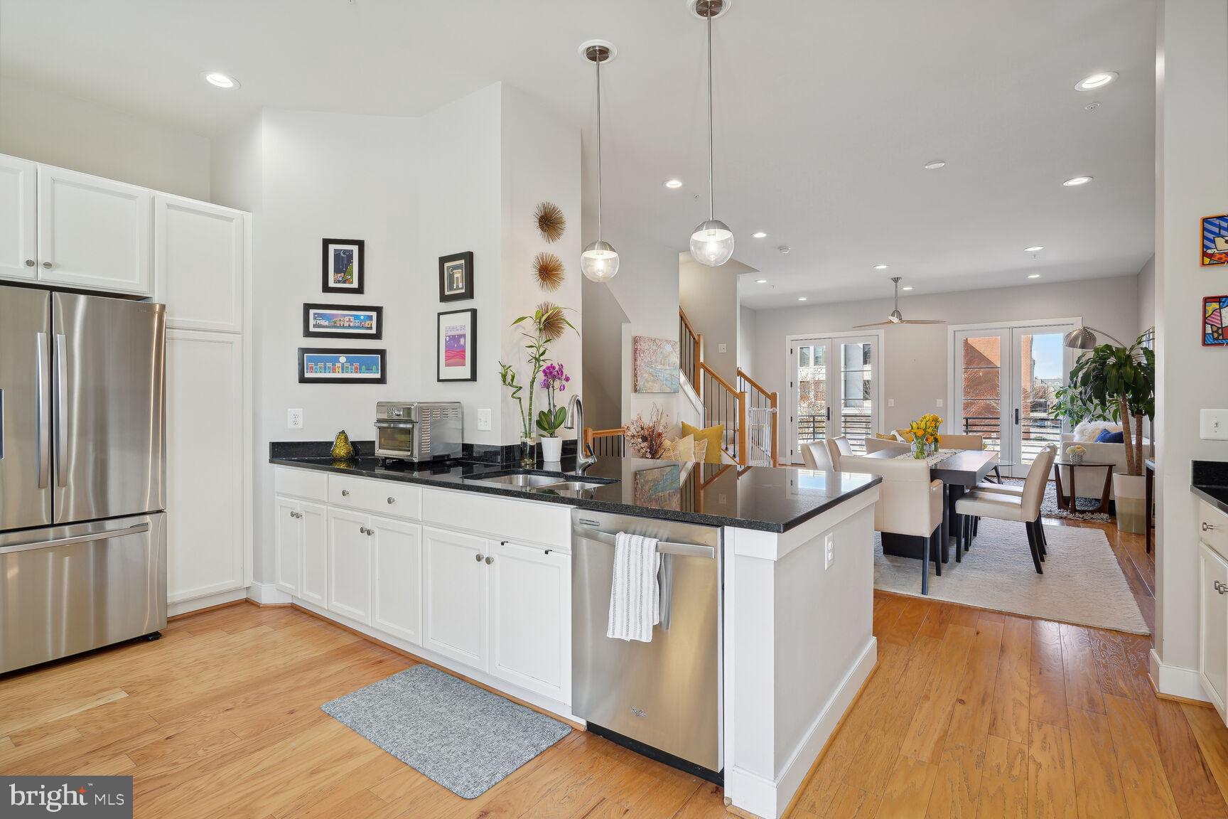 705 E Howell Ave