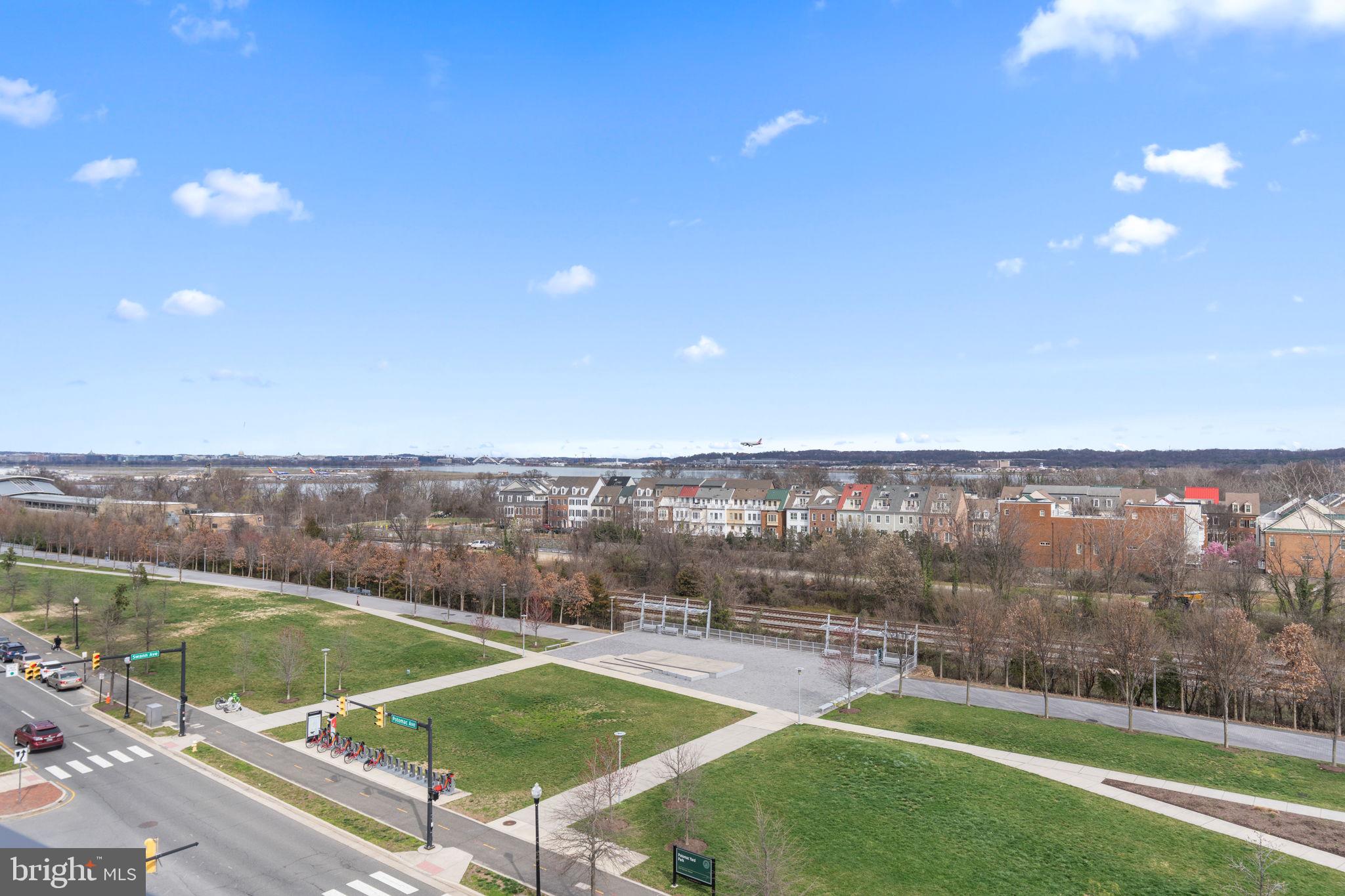 737 Swann Ave #204