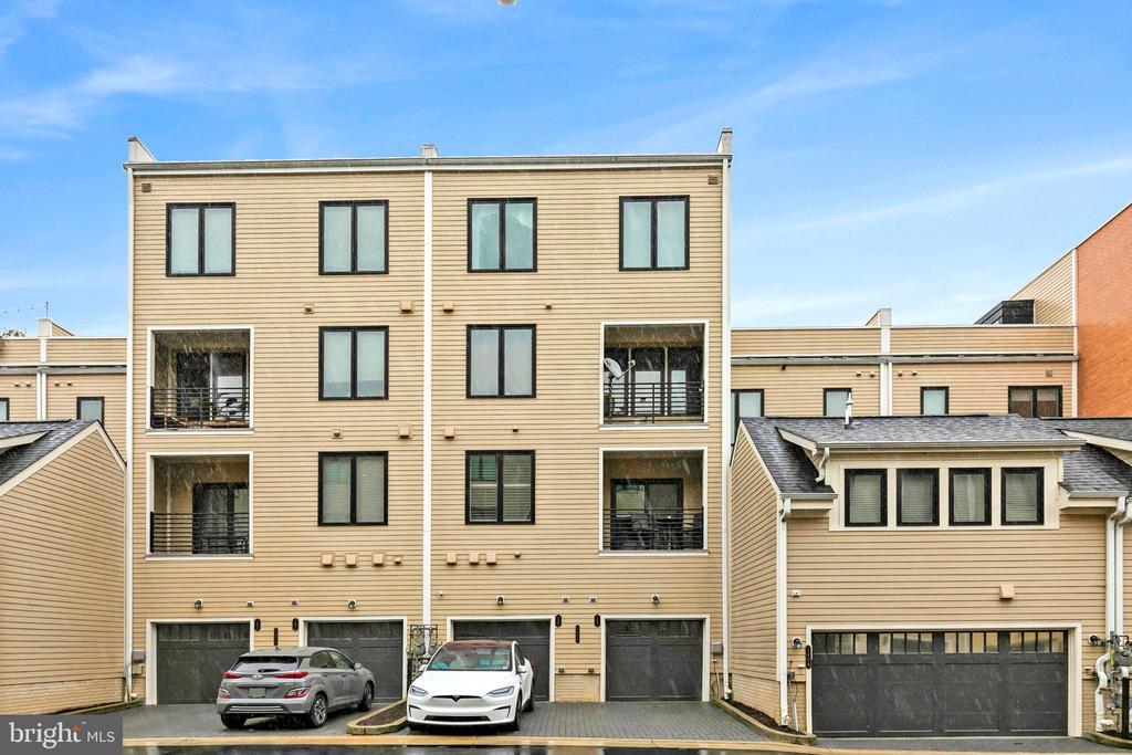 2406 Main Line Blvd #101