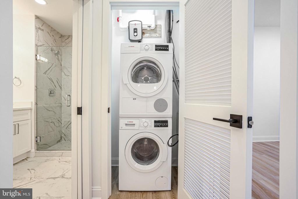 1229 KING ST #204