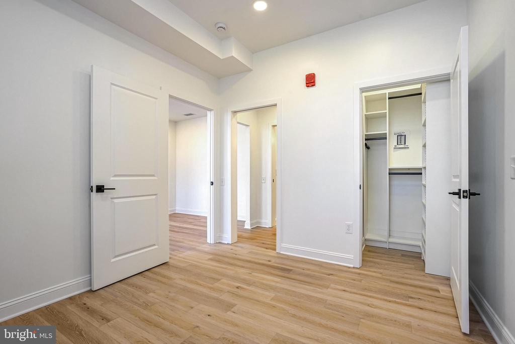 1229 KING ST #204