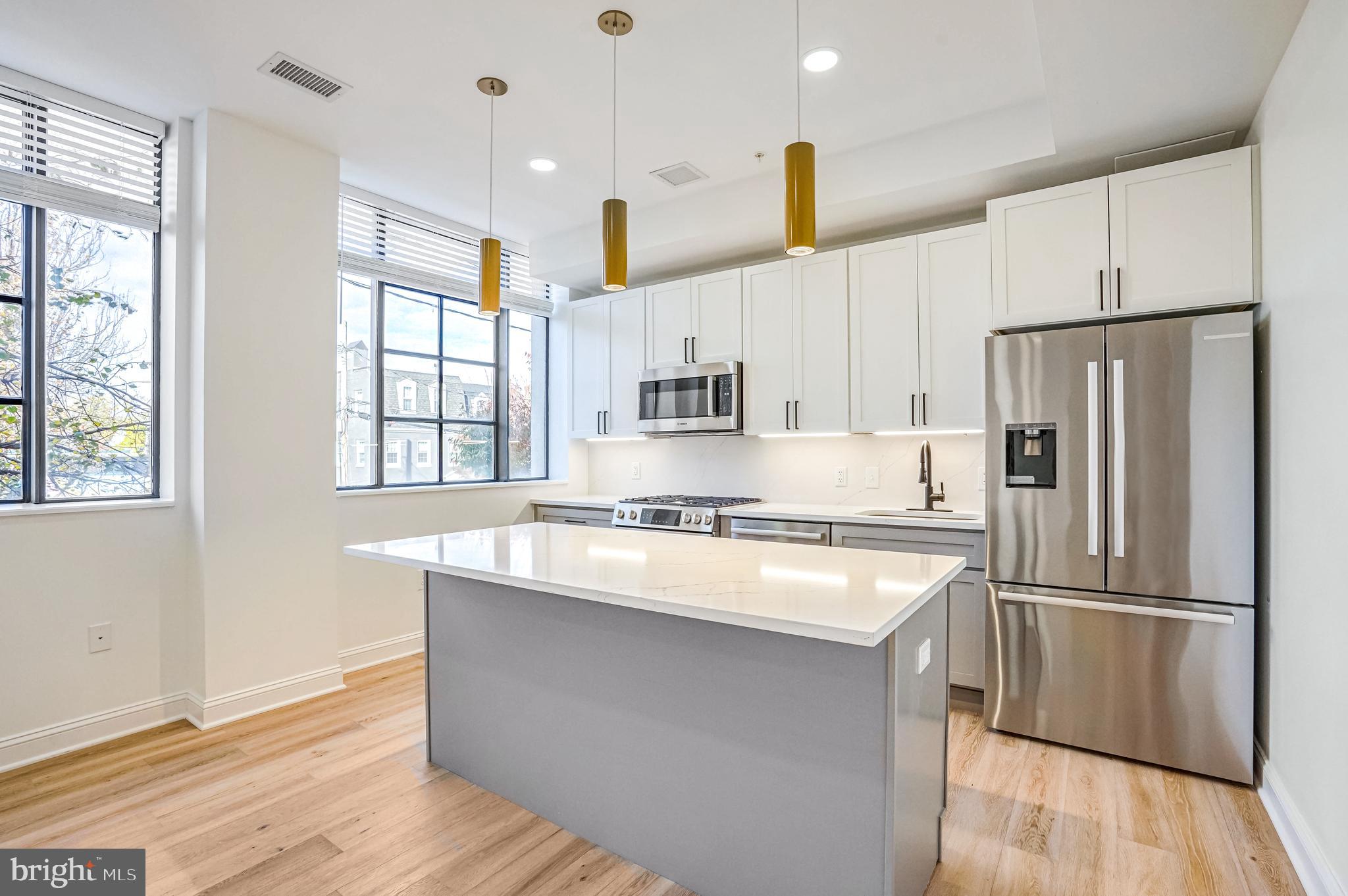 1229 KING ST #204