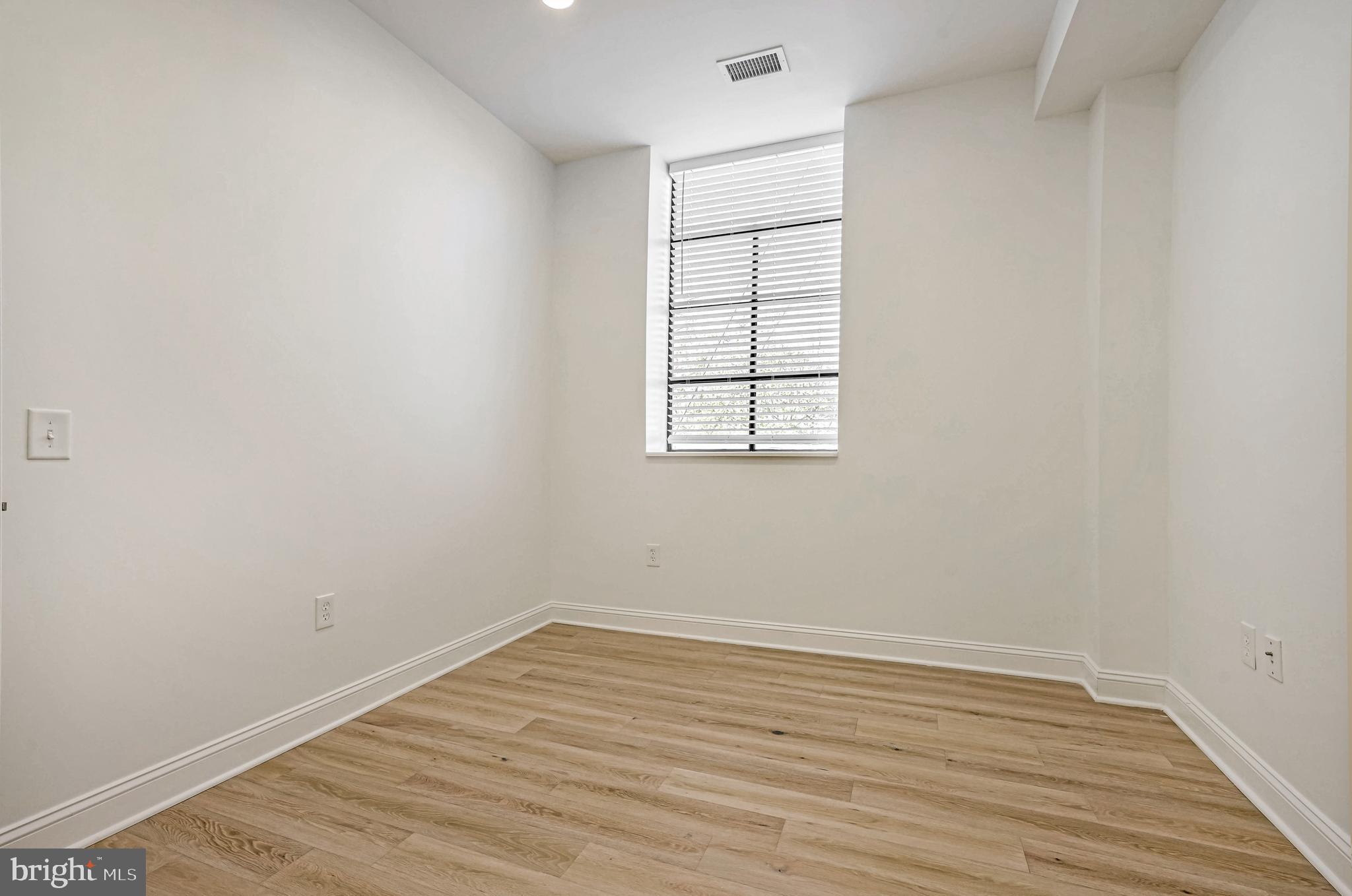1229 KING ST #204