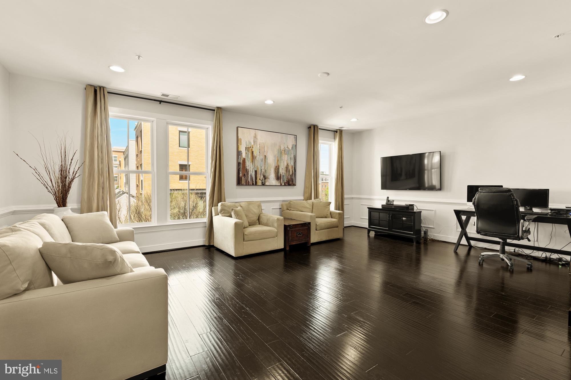 619 MCKENZIE AVENUE 102