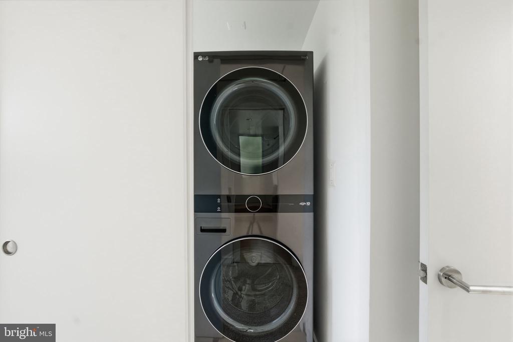 213 E RAYMOND AVENUE