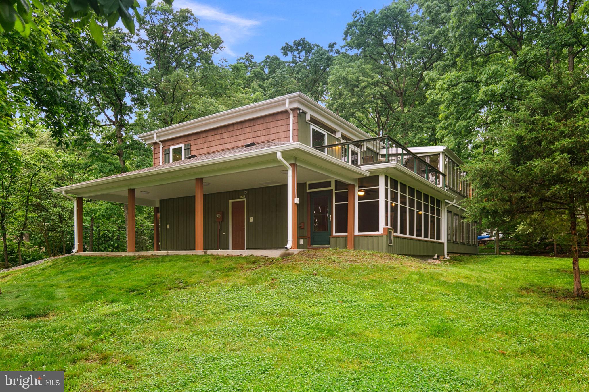 5837 Boothe Dr
