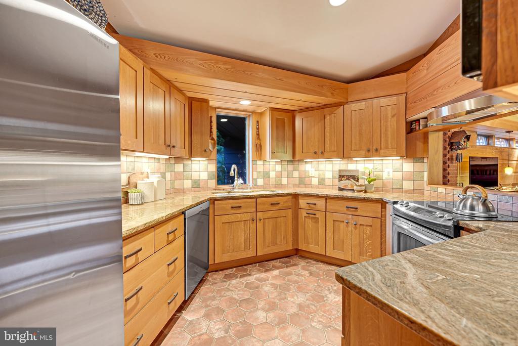 326 West St NW