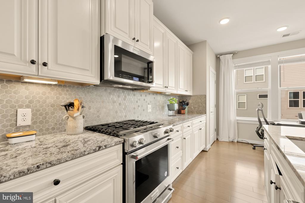 13430 Arrowbrook Centre Dr #5