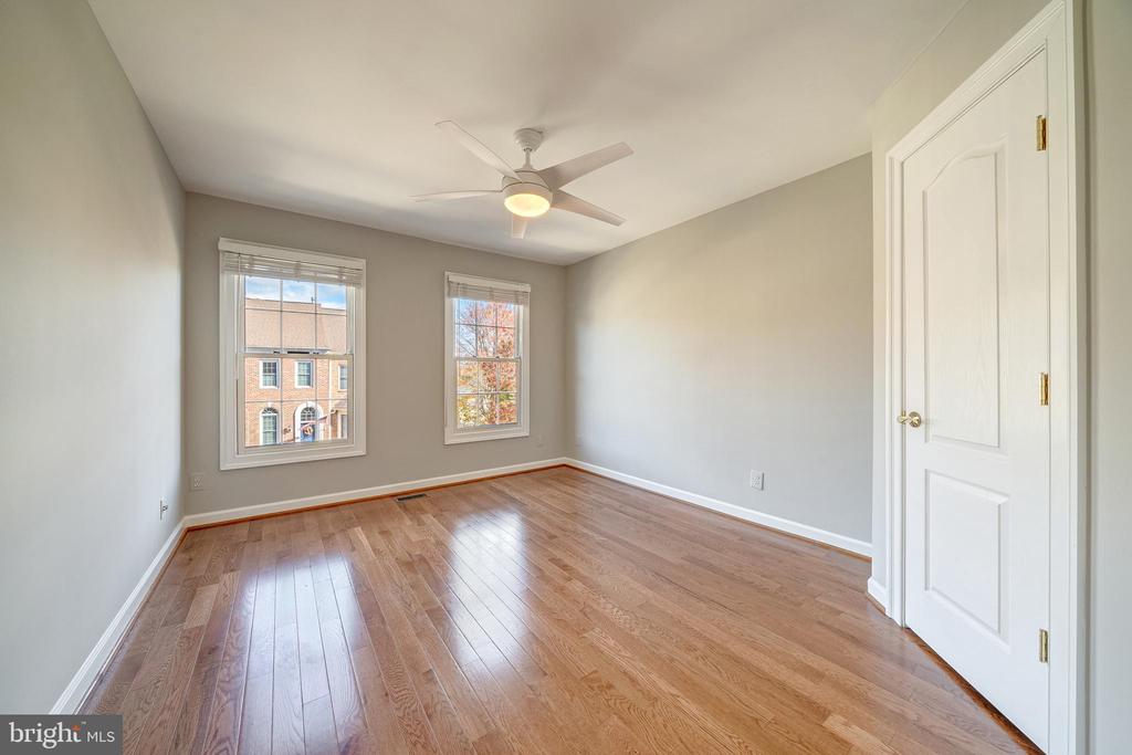 9561 Lagersfield Cir
