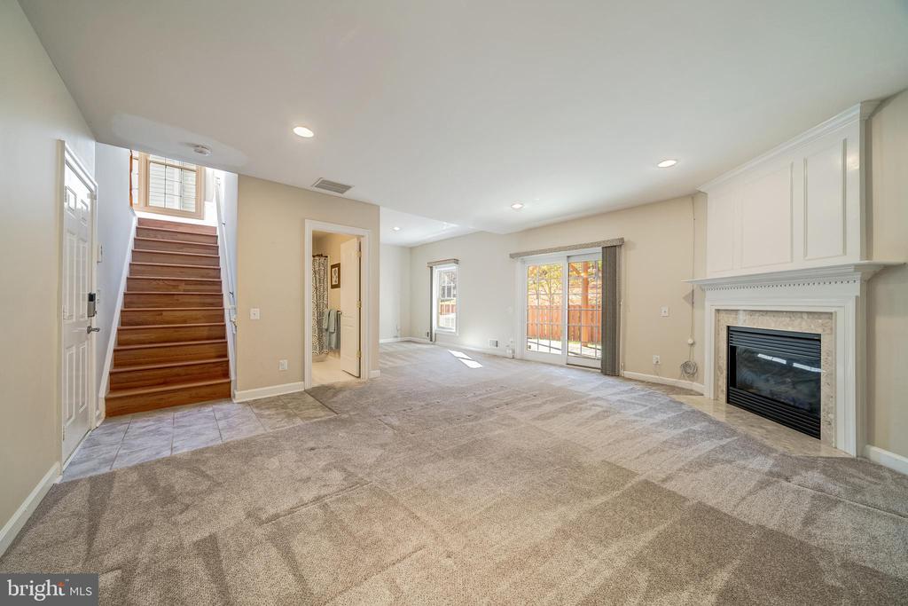 9561 Lagersfield Cir