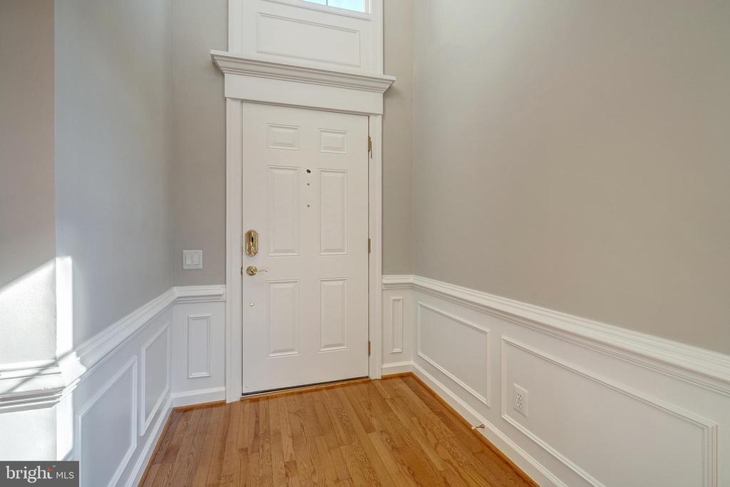 9561 Lagersfield Cir