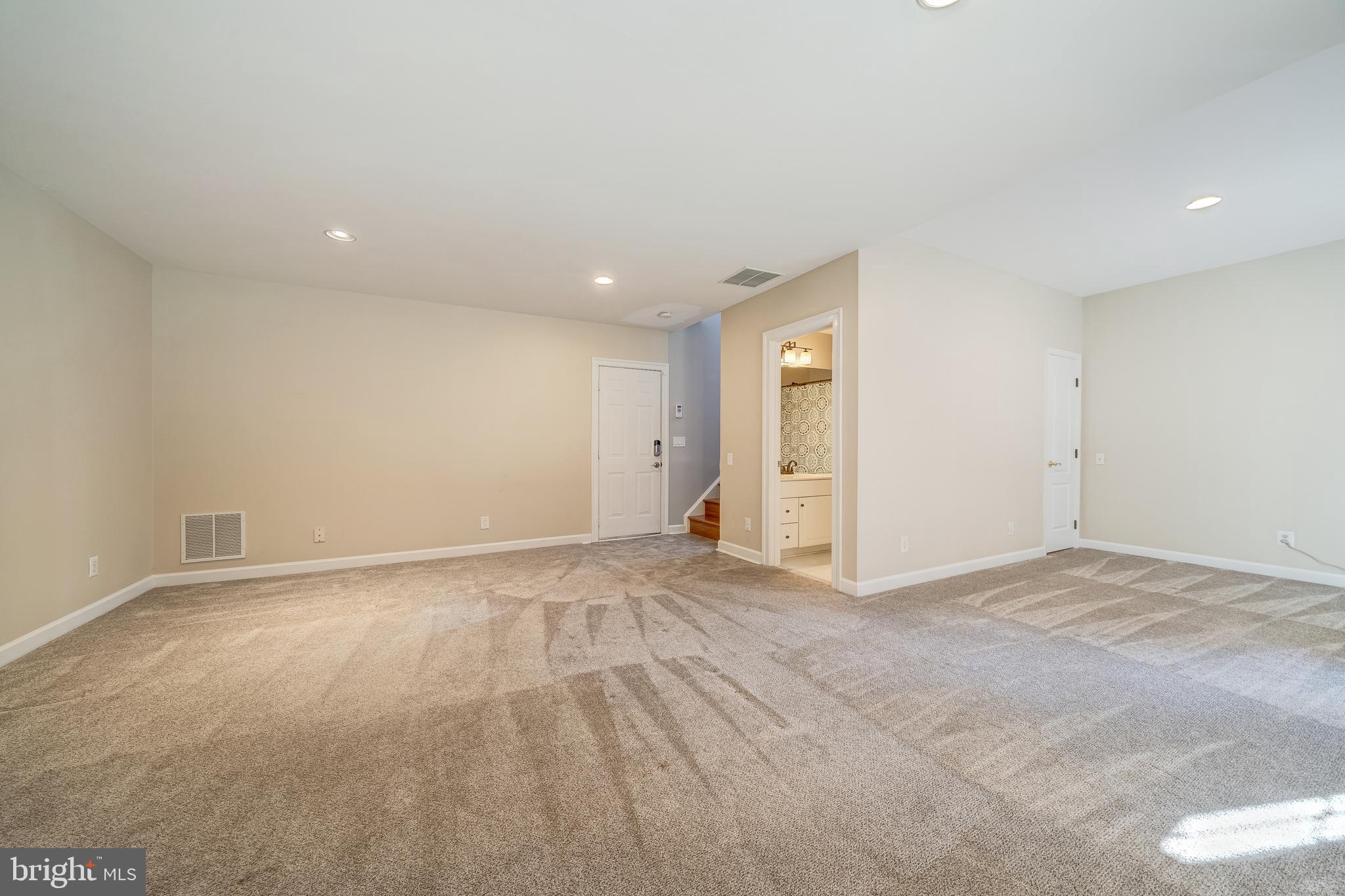 9561 Lagersfield Cir