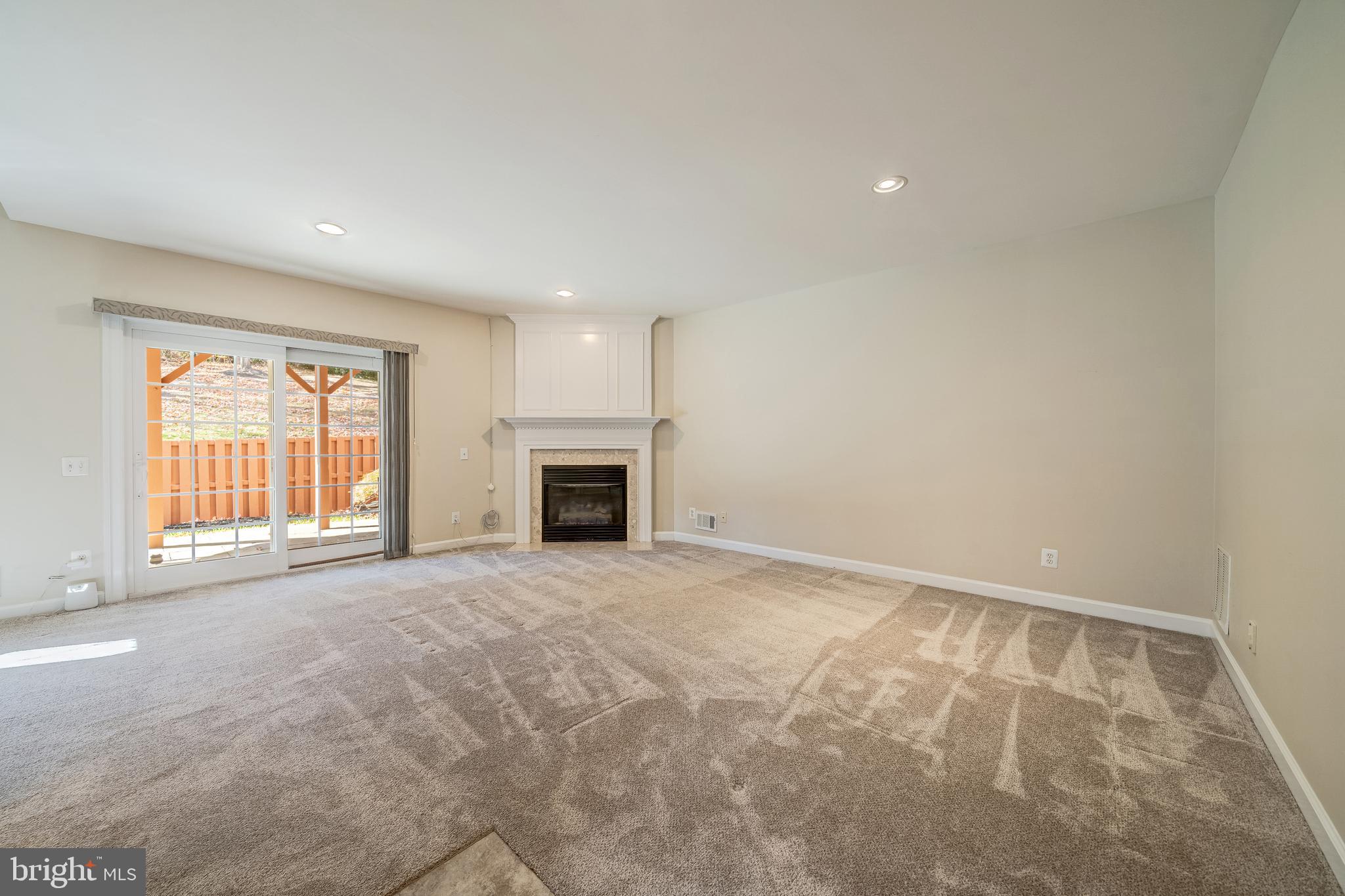9561 Lagersfield Cir
