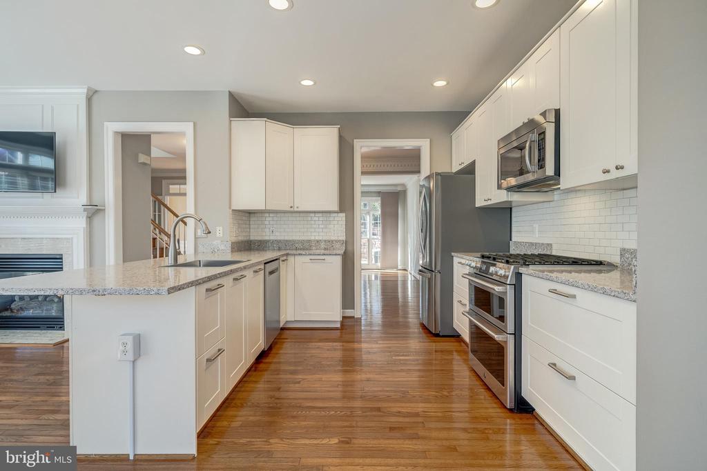 9561 Lagersfield Cir