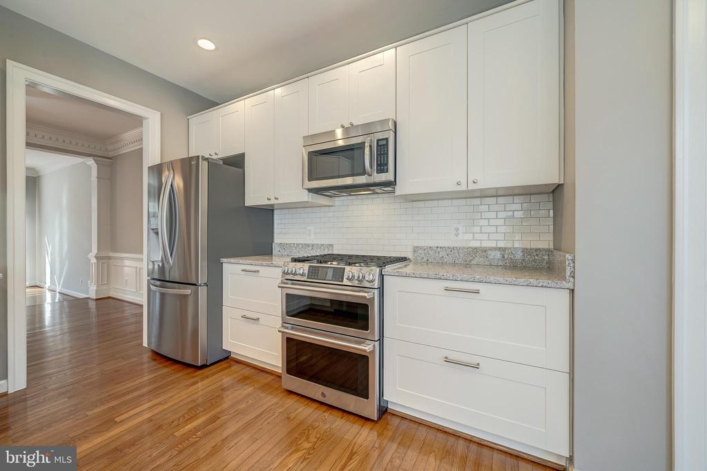 9561 Lagersfield Cir
