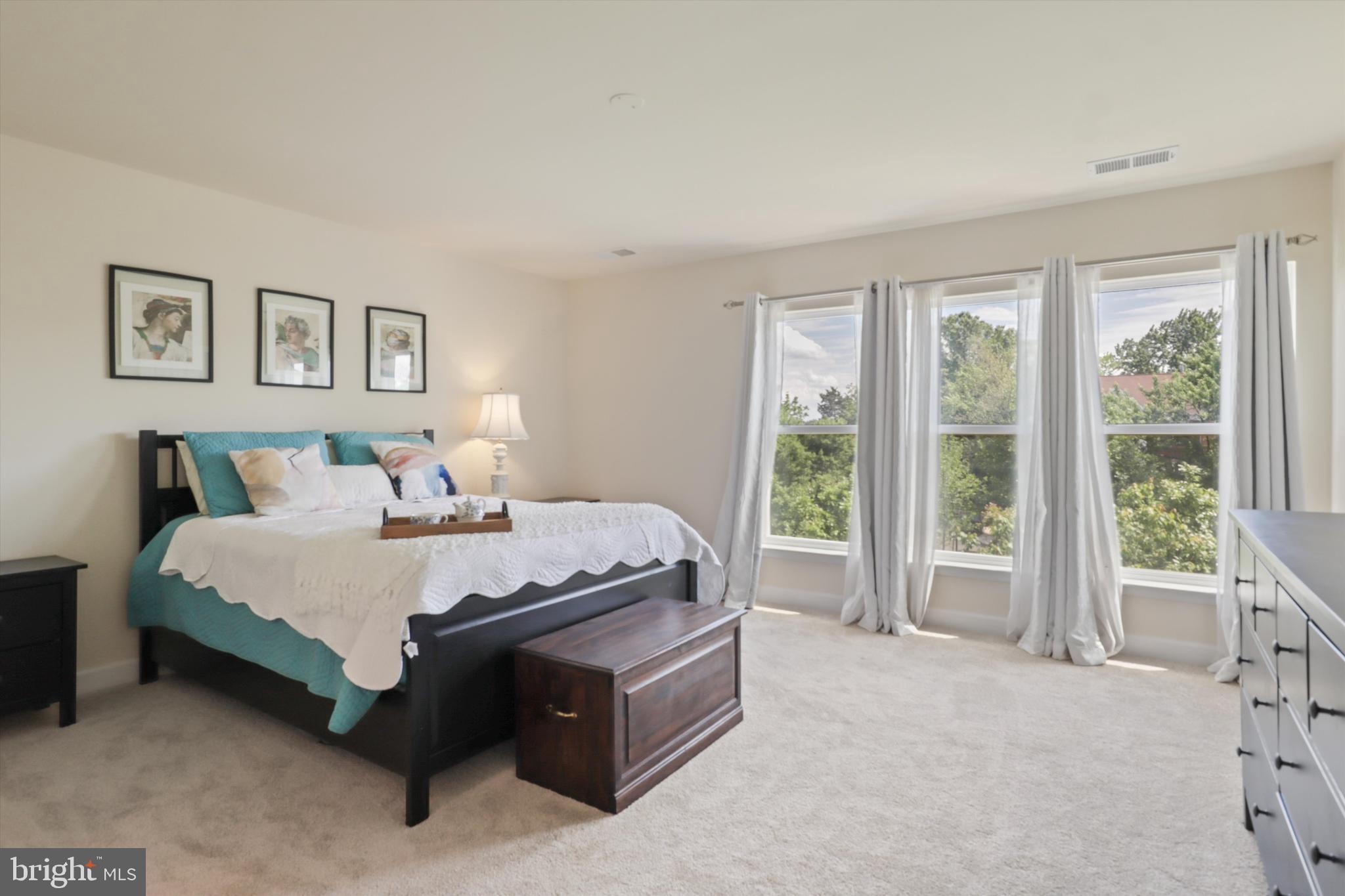 6253 Casdin Dr