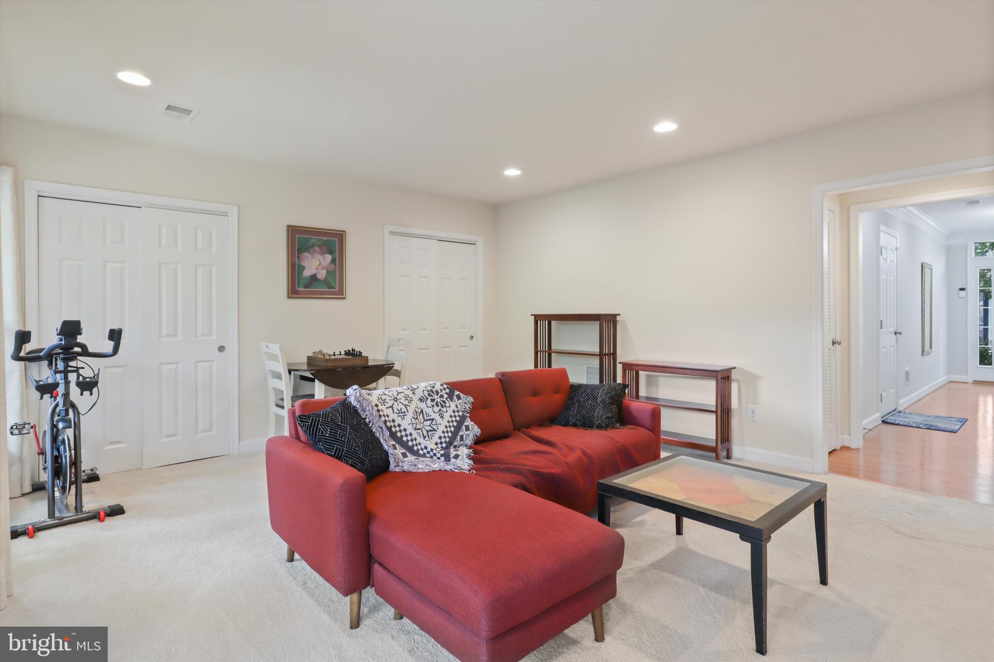 6253 Casdin Dr