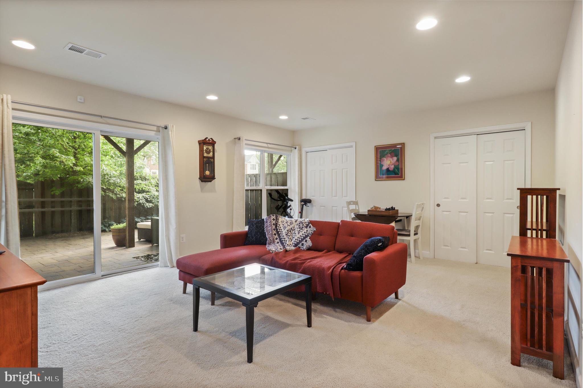 6253 Casdin Dr