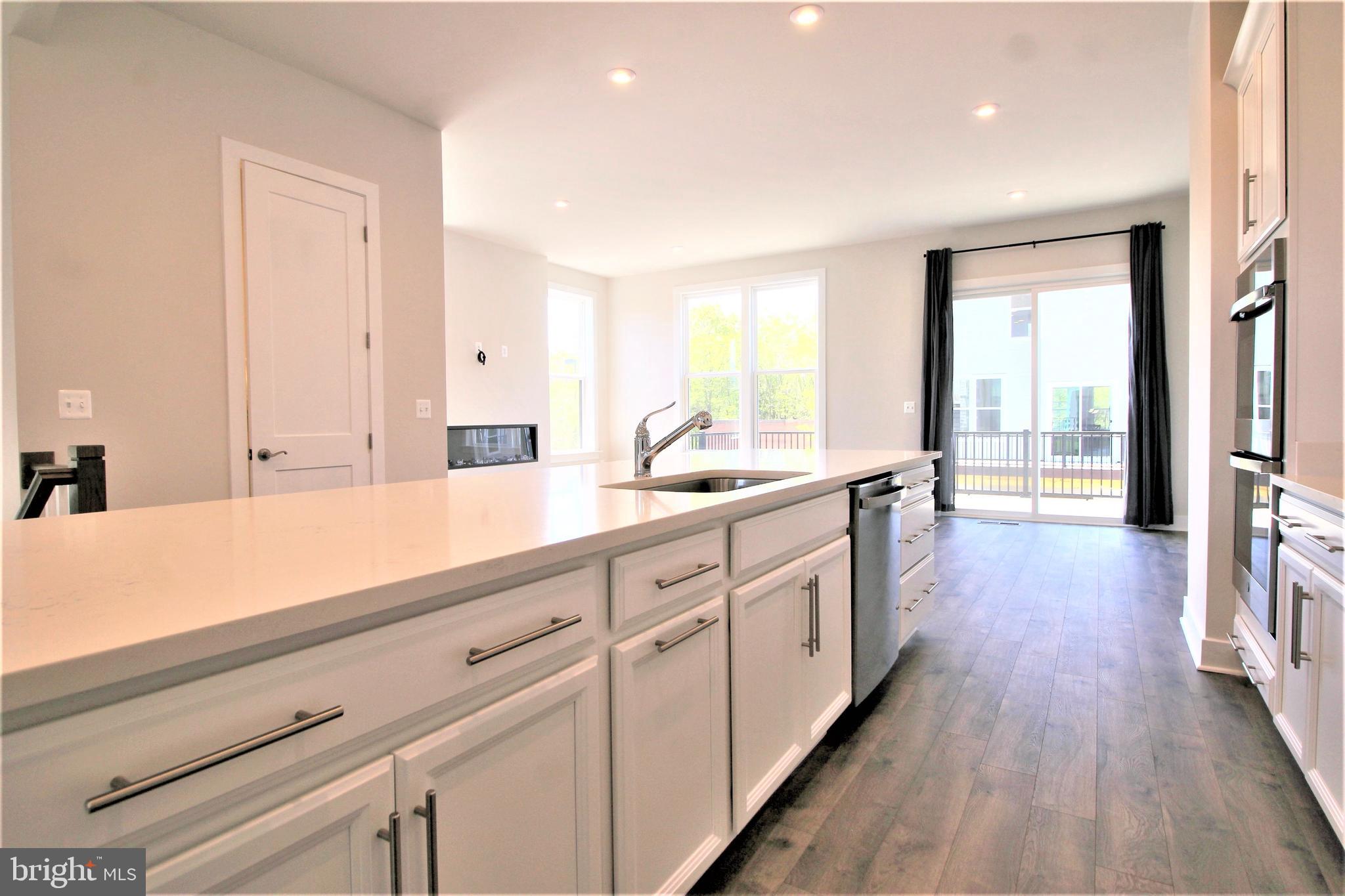2471 LIBERTY LOOP