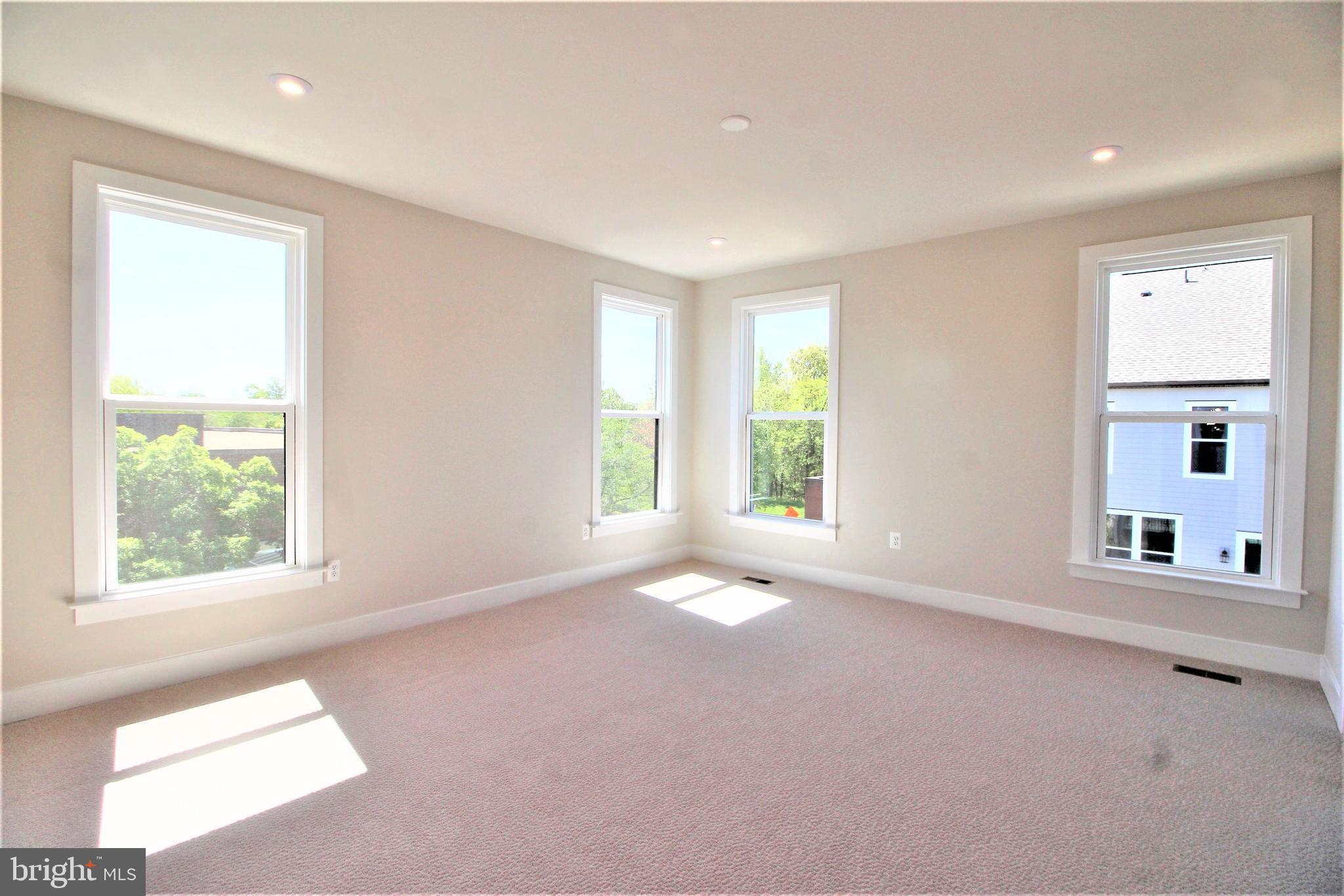 2471 LIBERTY LOOP