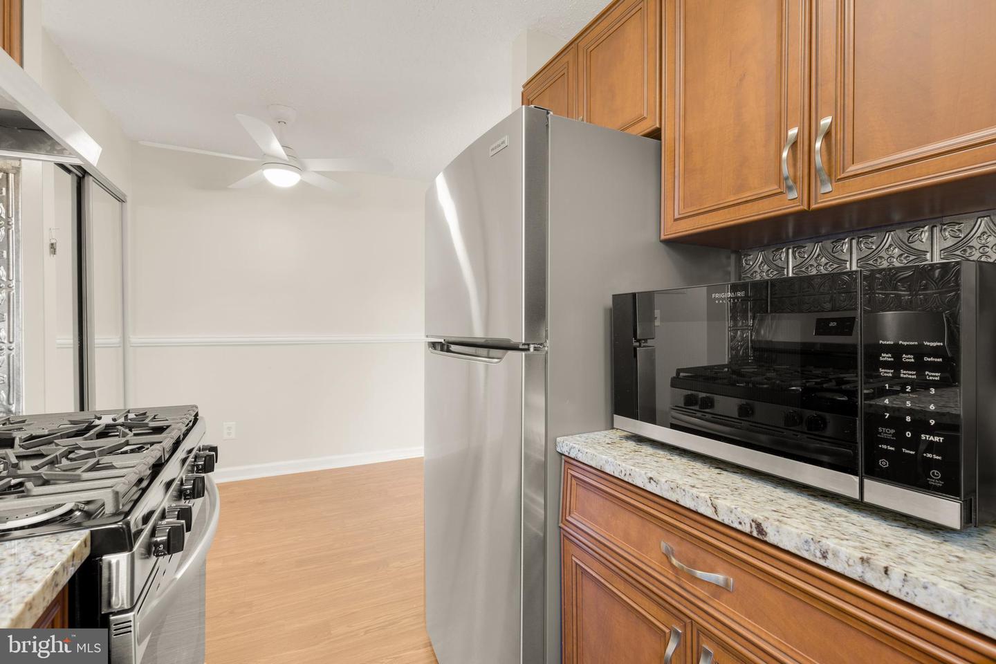 2305 Farrington Ave #203