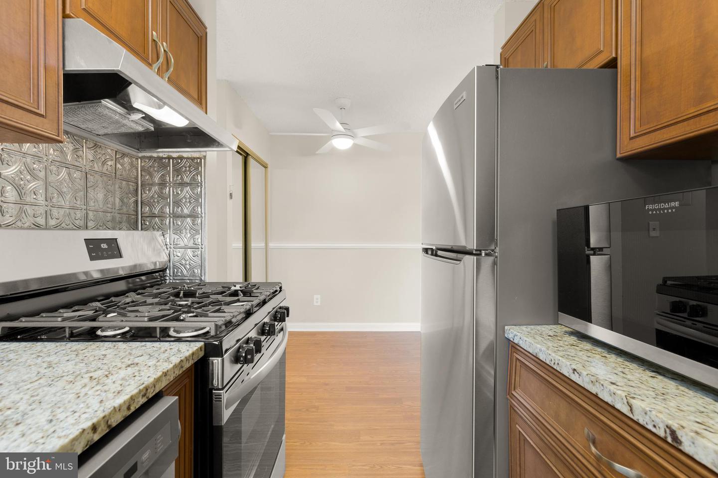 2305 Farrington Ave #203