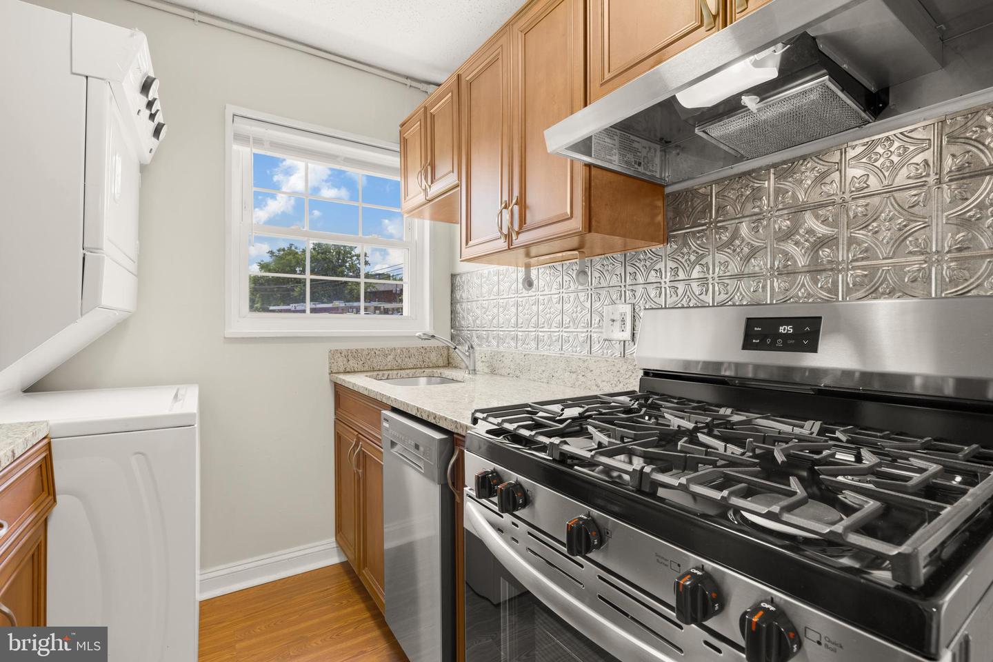 2305 Farrington Ave #203
