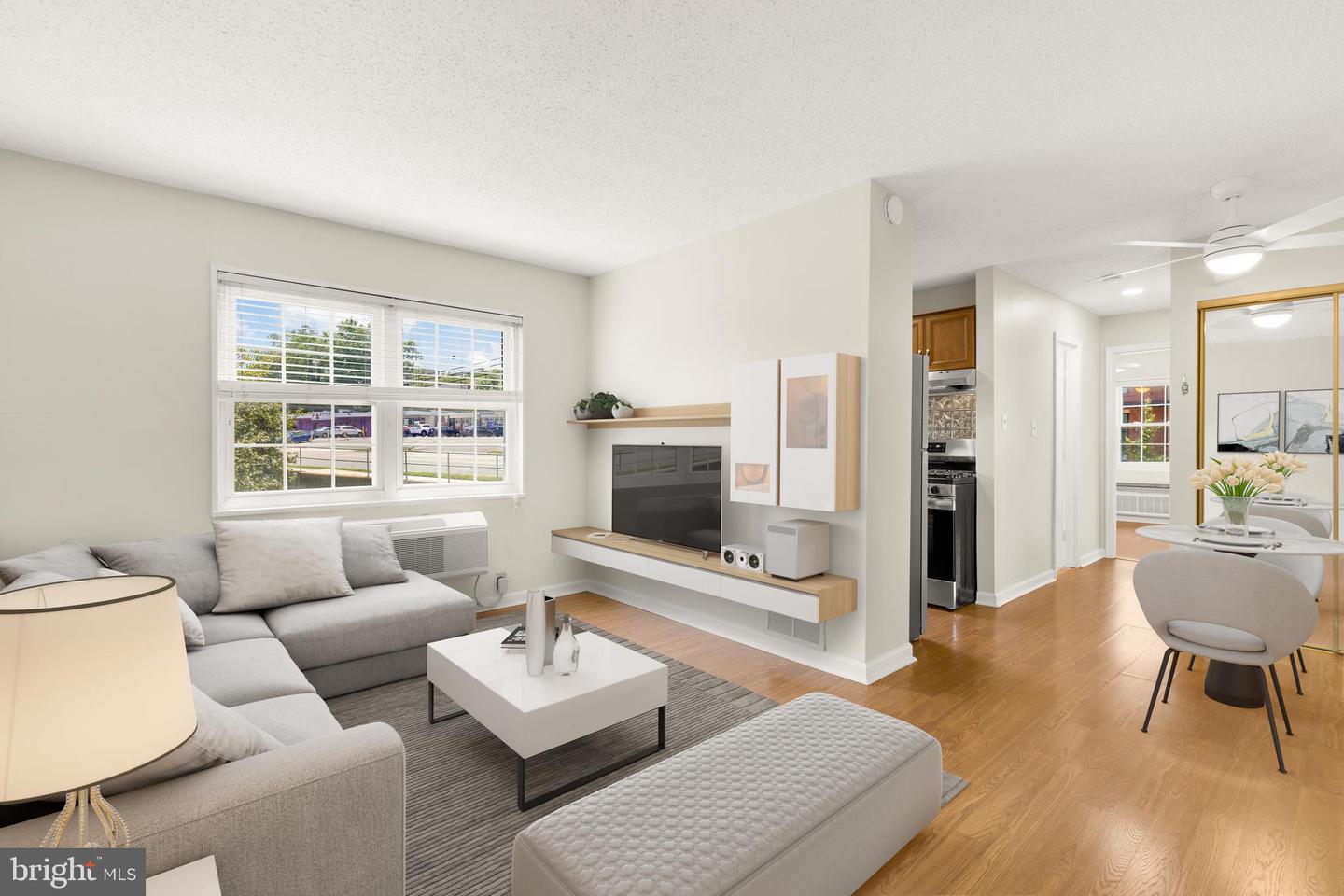 2305 Farrington Ave #203