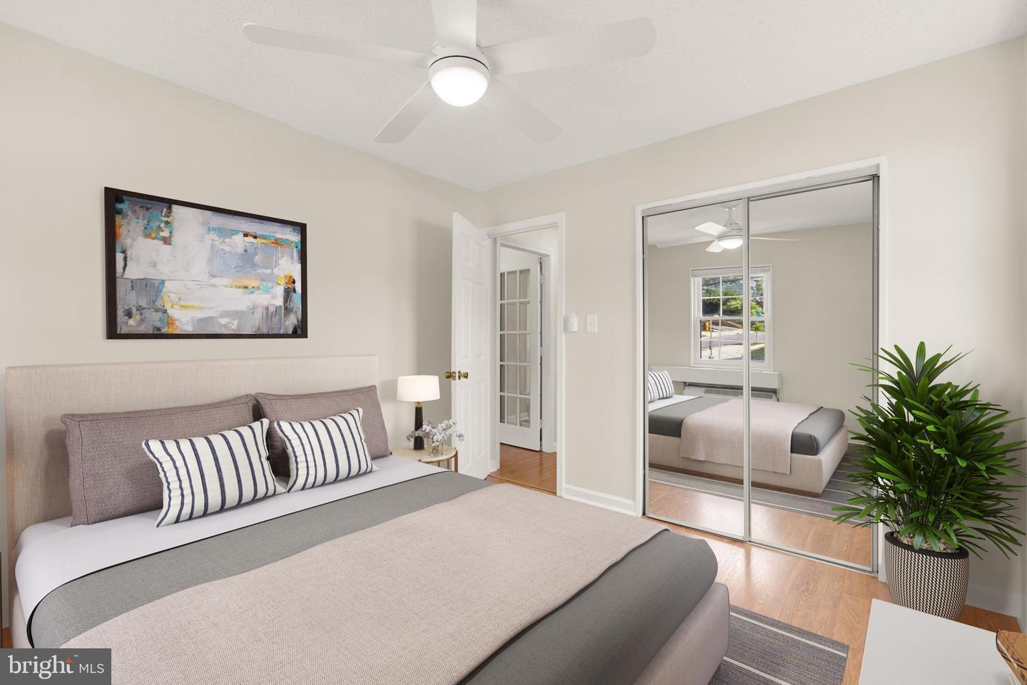2305 Farrington Ave #203