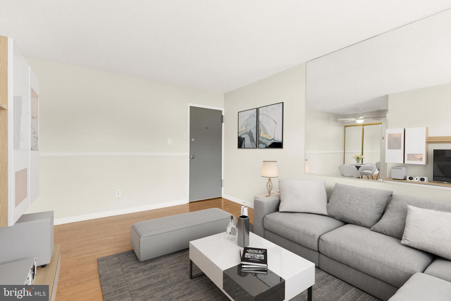 2305 Farrington Ave #203