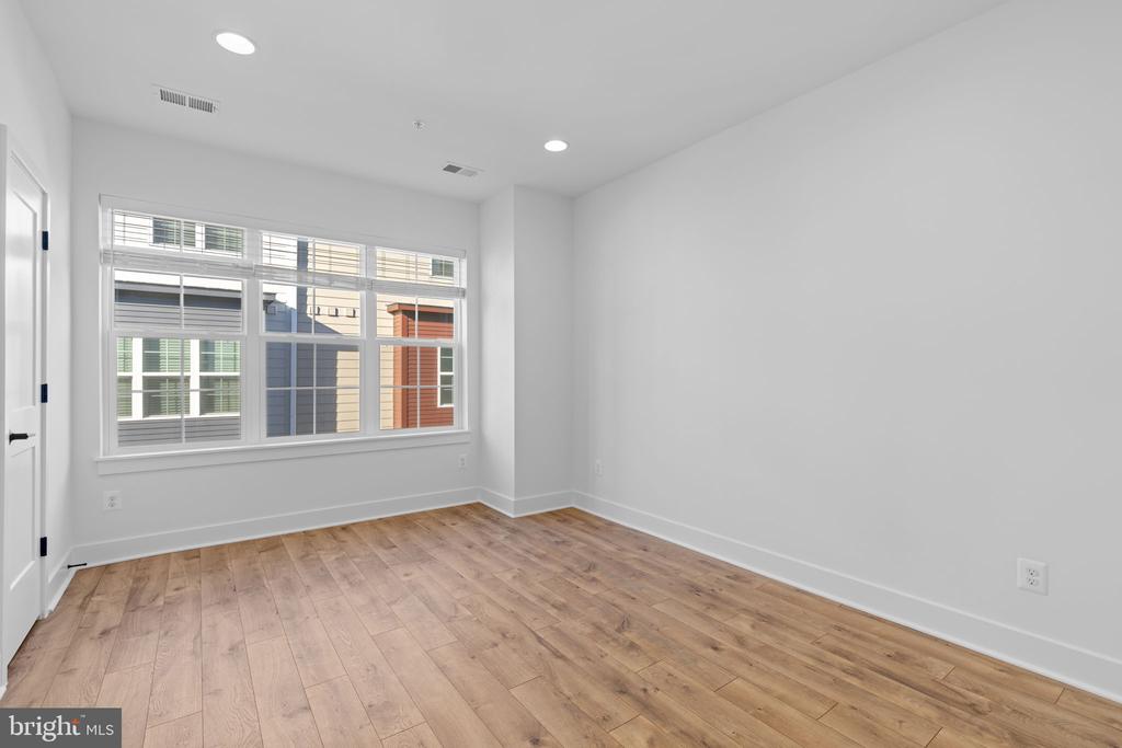 3104 CAMBER PLACE